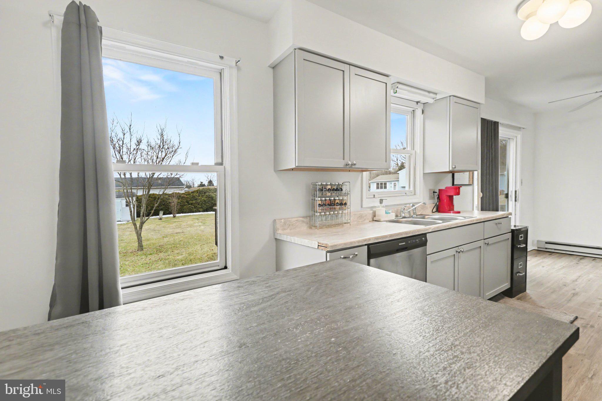 TWIN HILLS - Residential