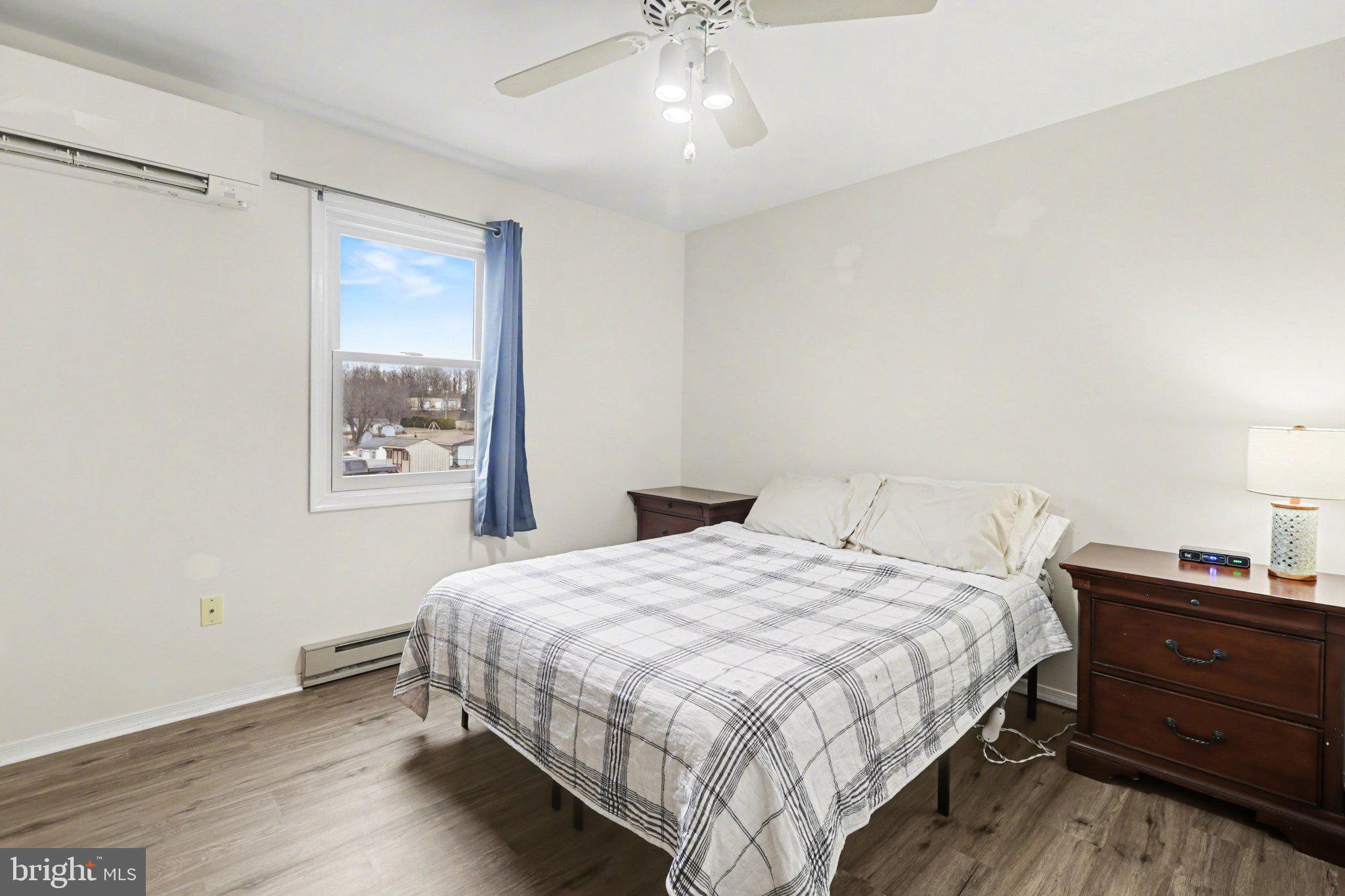 TWIN HILLS - Residential