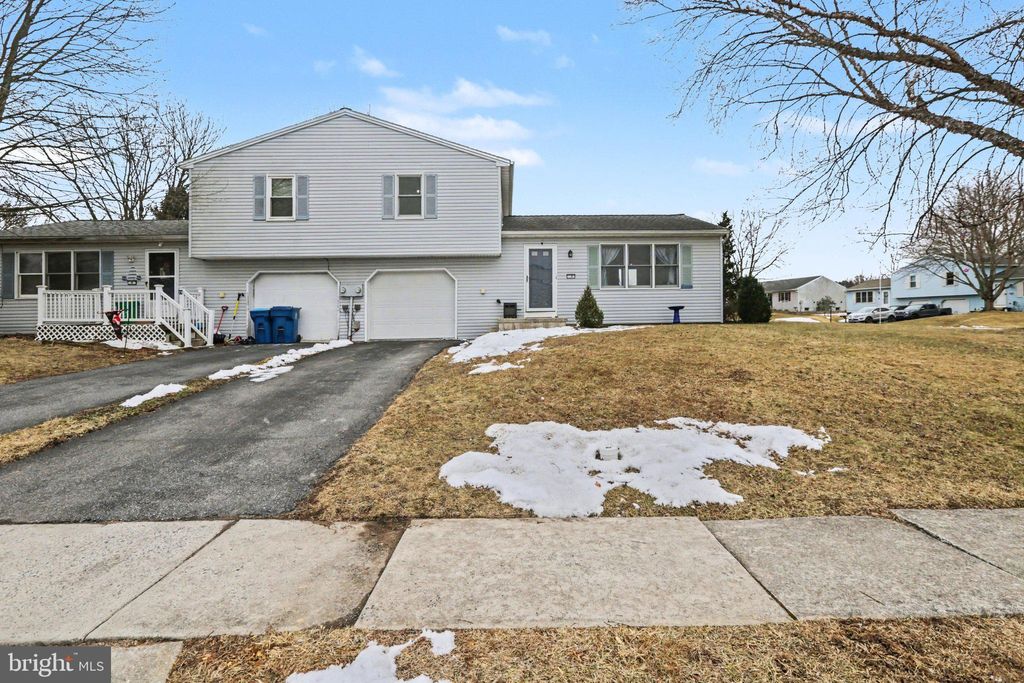 Photo of 2 Furman Road, DILLSBURG, PA 17019 (MLS # PAYK2098640)