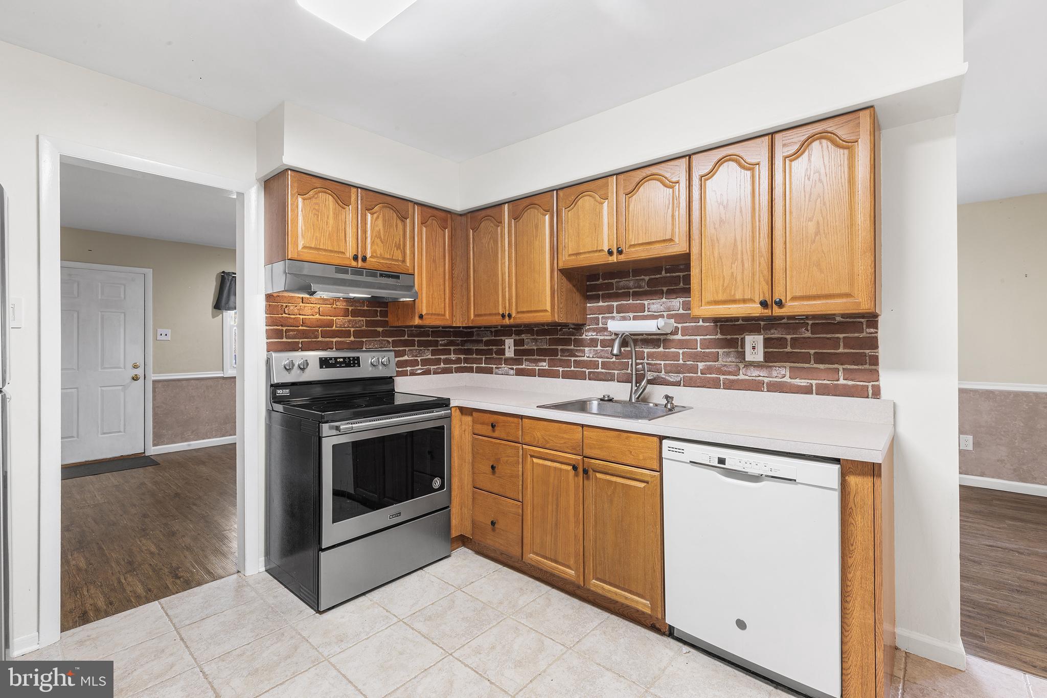 NEWTOWN CROSSING - Residential