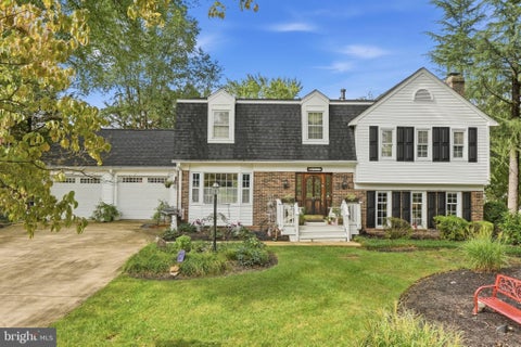 Photo of 2210 Loch Lomond Drive, VIENNA, VA 22181 (MLS # VAFX2340716)