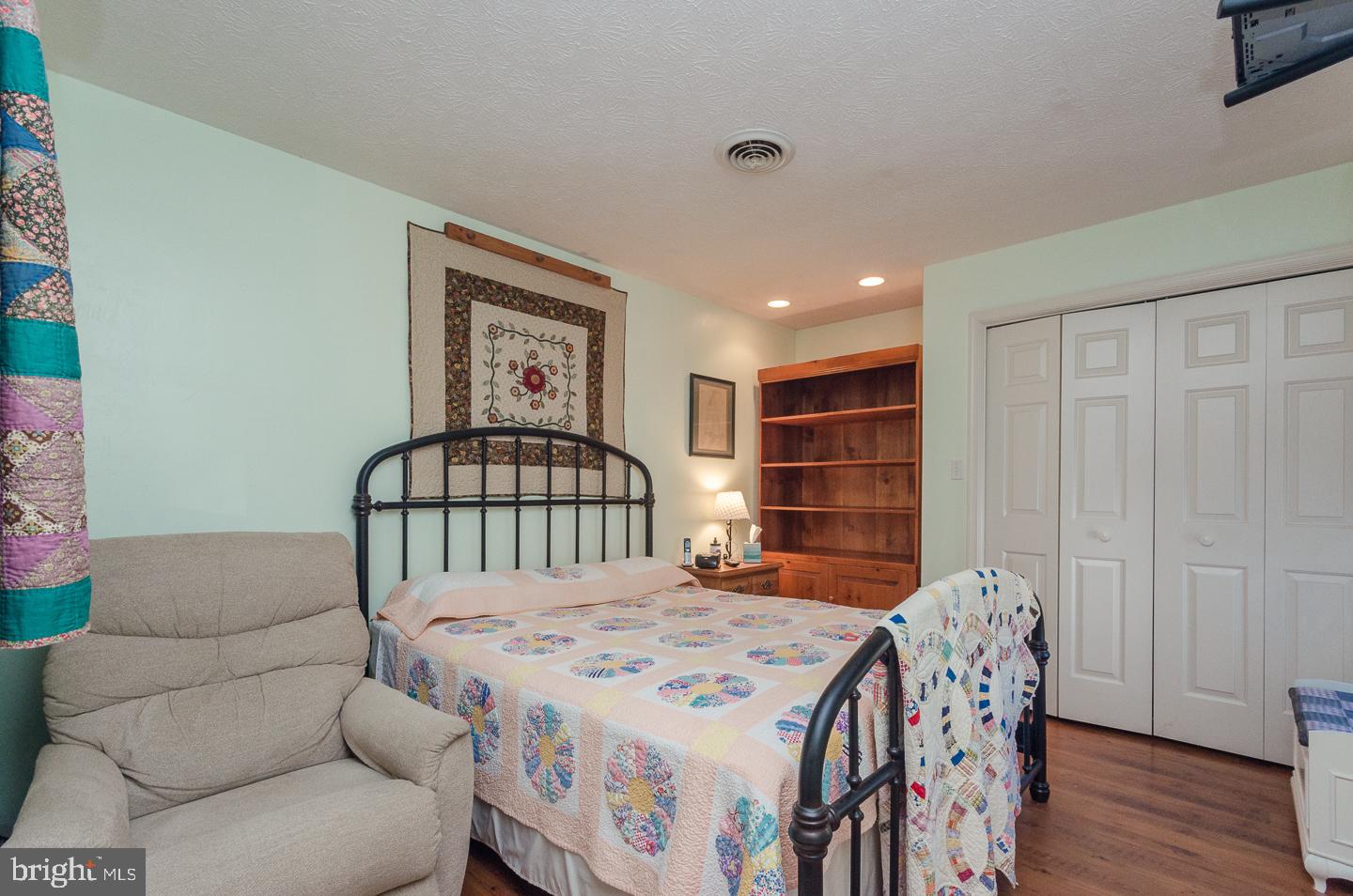 OLD MILL MANOR - Residential