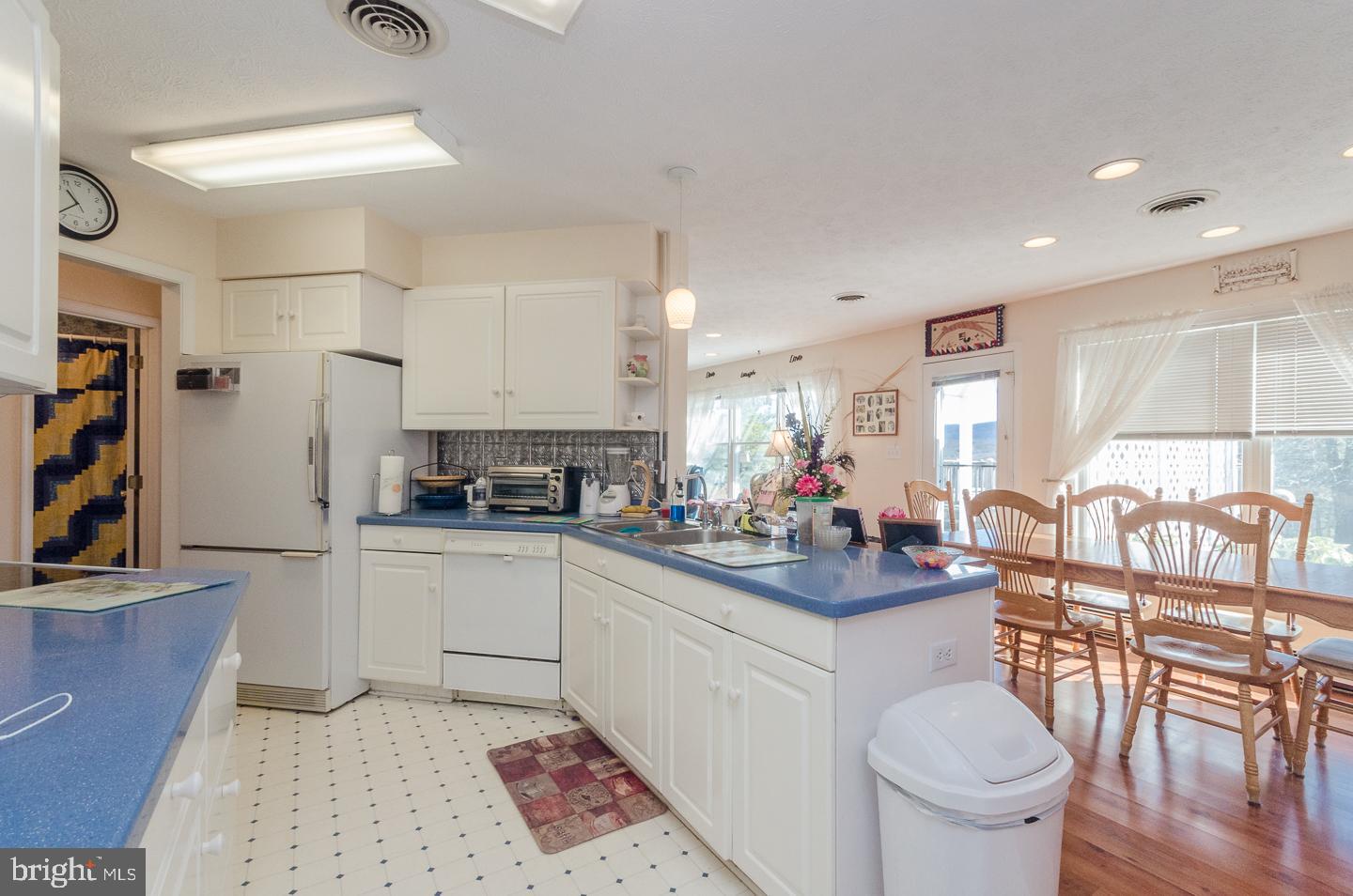 OLD MILL MANOR - Residential