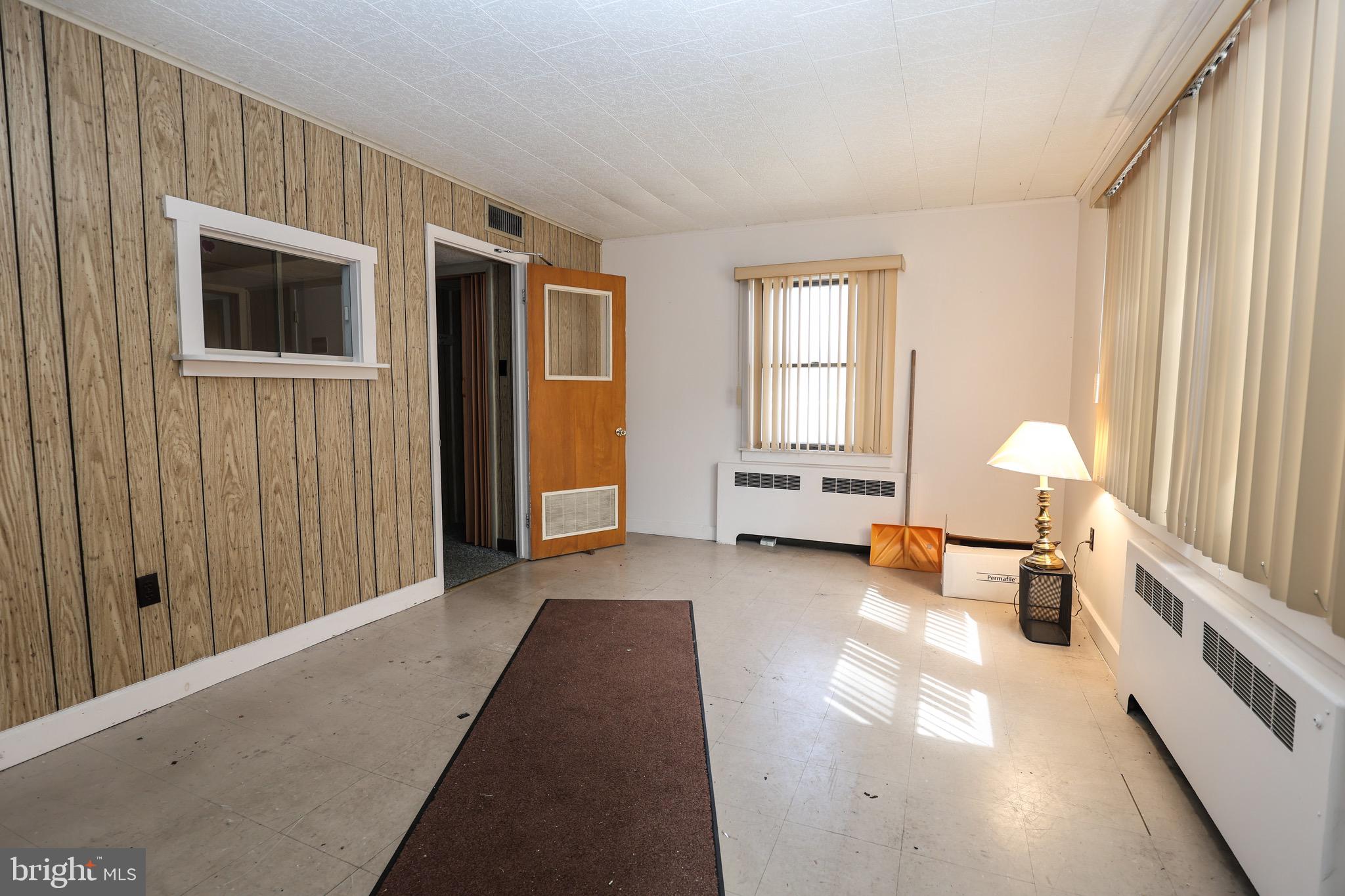 2042 MAHANTONGO STREET