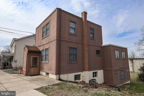 2042 MAHANTONGO STREET POTTSVILLE PA 17901