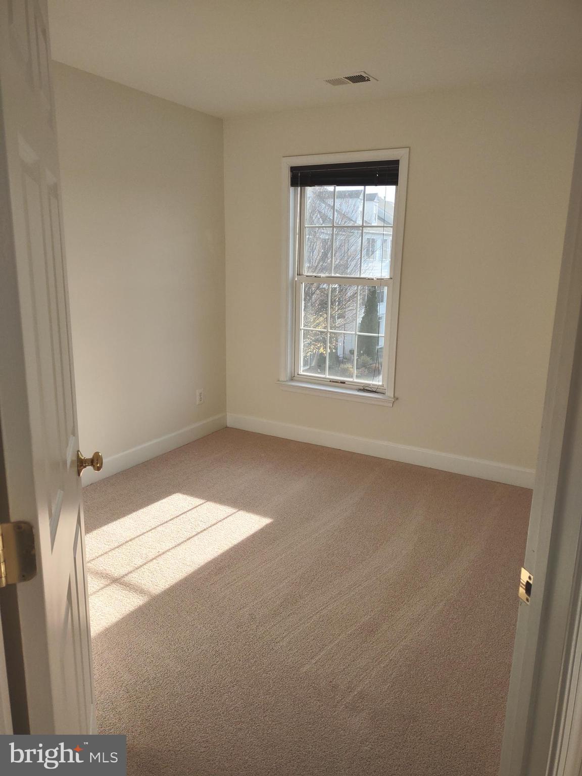 COPPERMINE CROSSING - Residential Lease