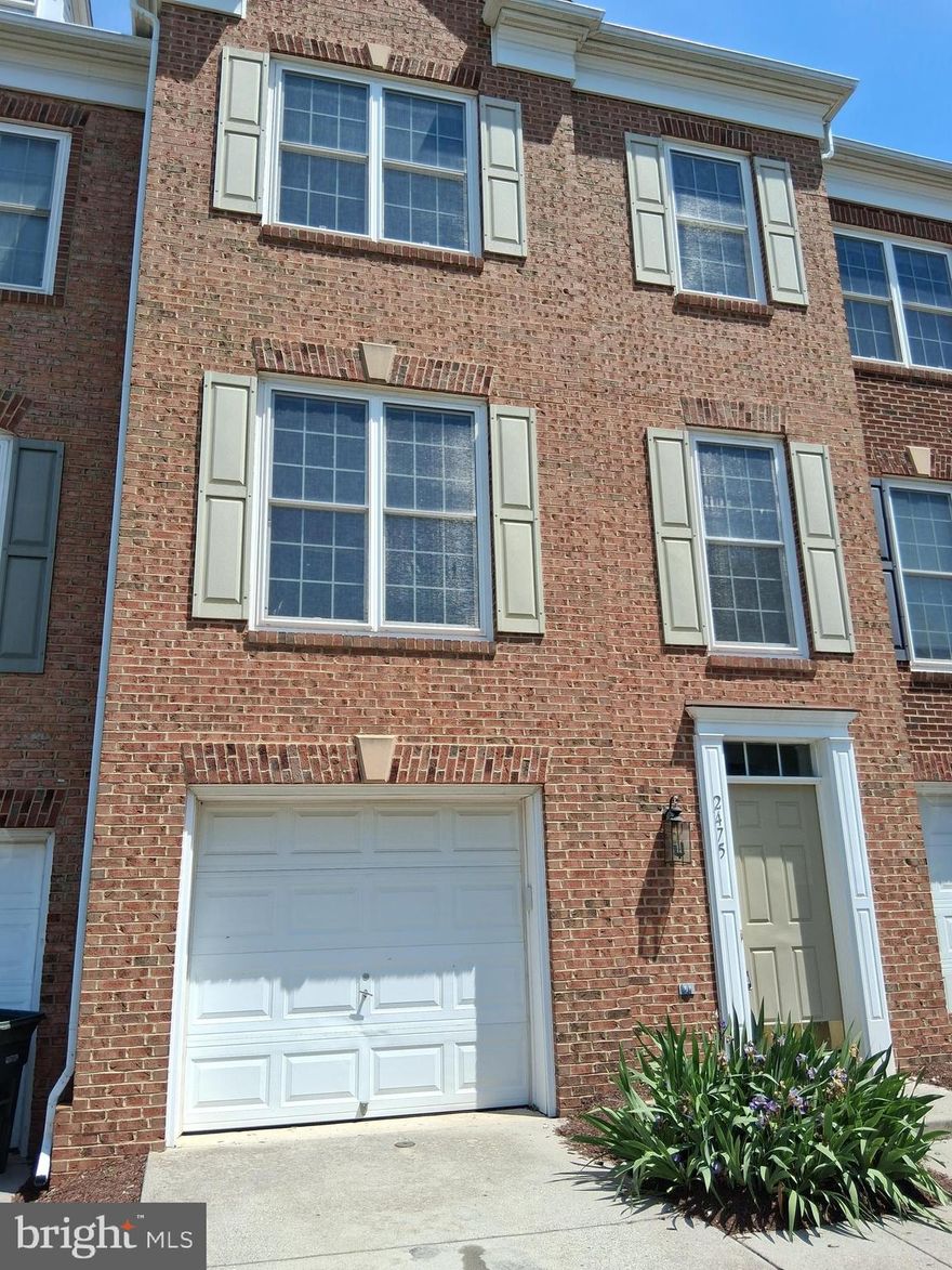 3 level garage Townhome with 3 level bump outs. 4 bedrooms and 3.5 baths.  Rec room with gas FP and bedrooom and full bath. Walkout to Patio.  HW in kitchen and living room are. Black appliances.  Pantry.  Huge master bedroom with bump out. Walkin Closet and Bath with 2 sinks, deep tub and separate shower.  Close to major roads, Dulles Airport, Metro in Herndon that is not far