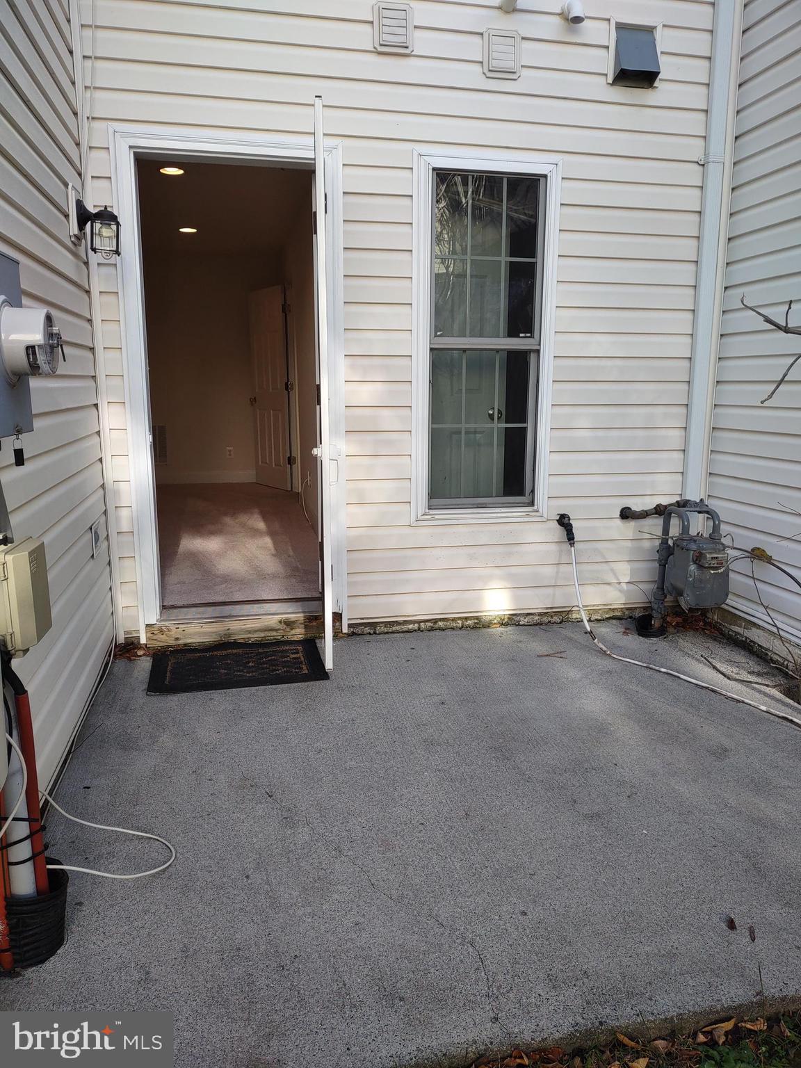 COPPERMINE CROSSING - Residential Lease