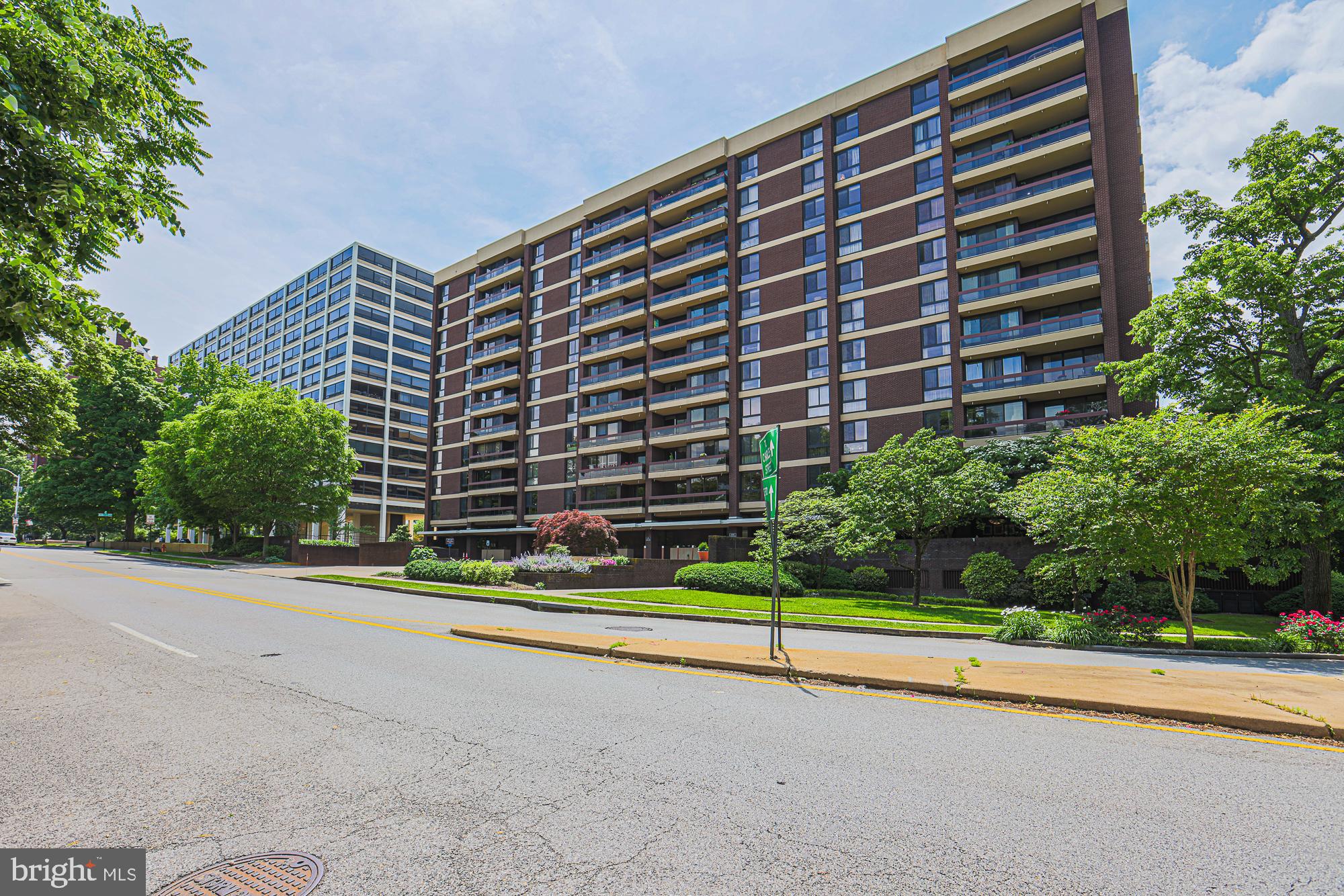 WINTHROP HOUSE - Residential
