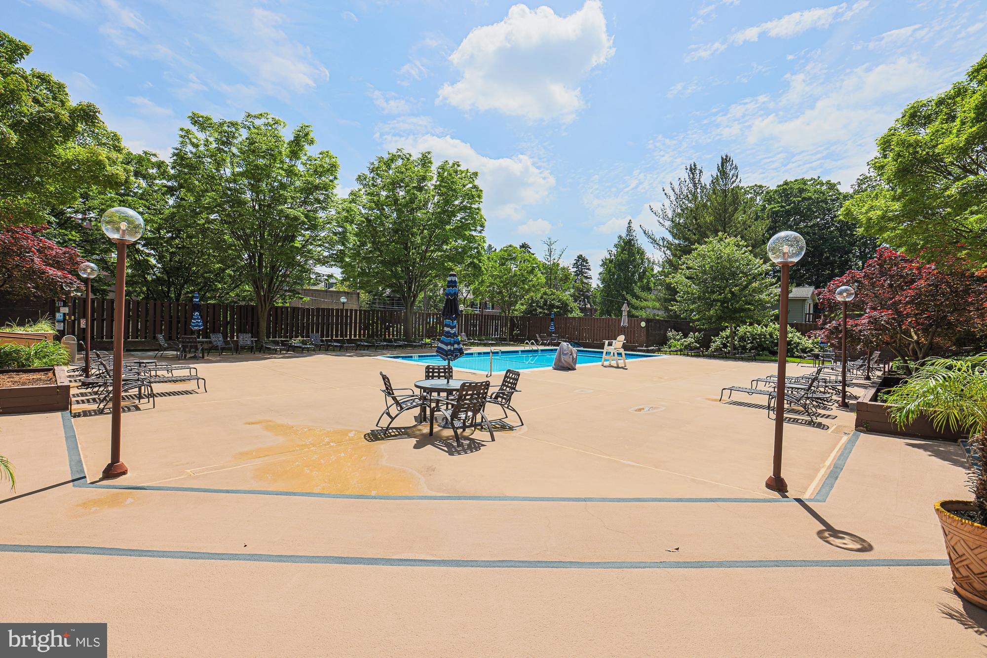 WINTHROP HOUSE - Residential