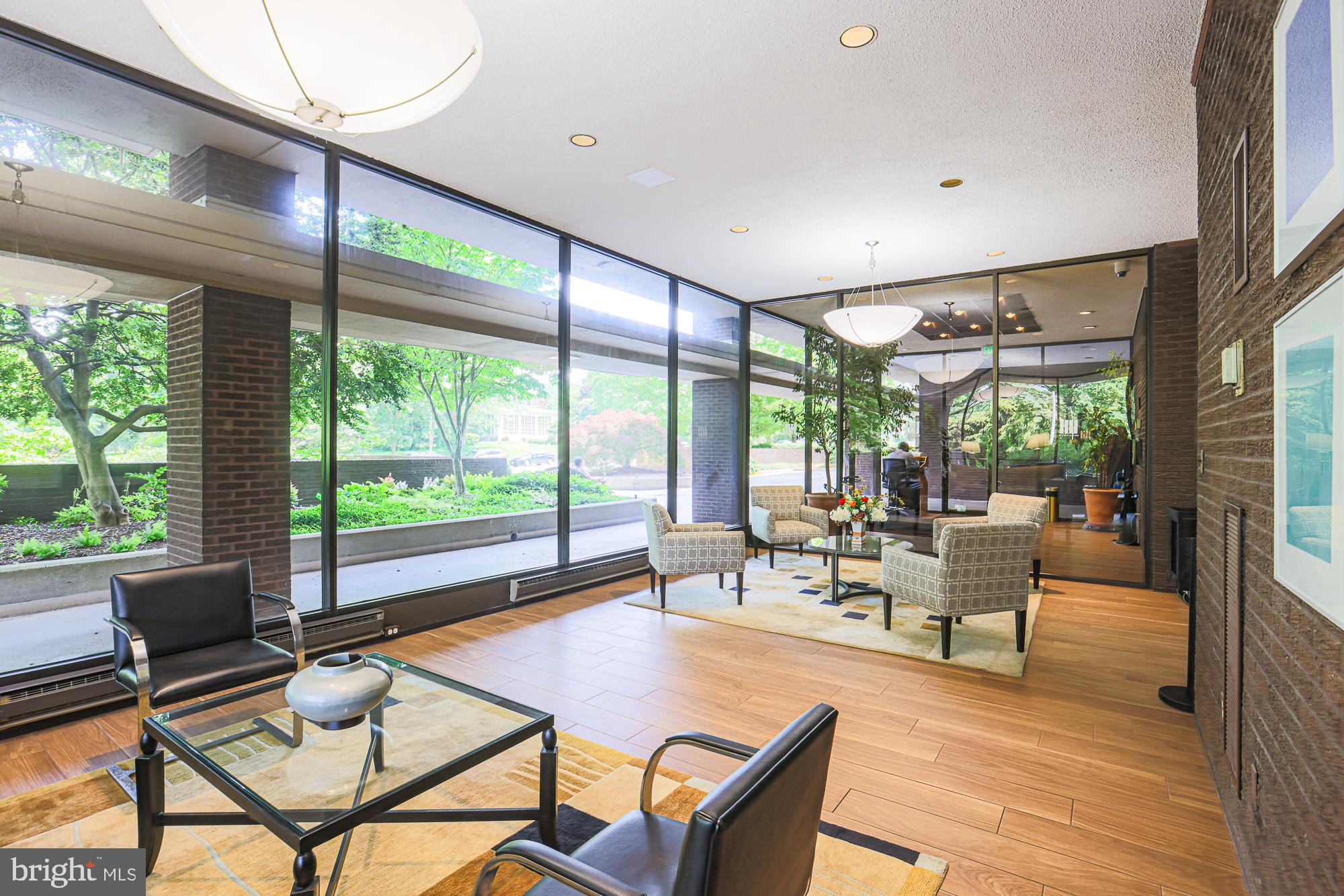 WINTHROP HOUSE - Residential