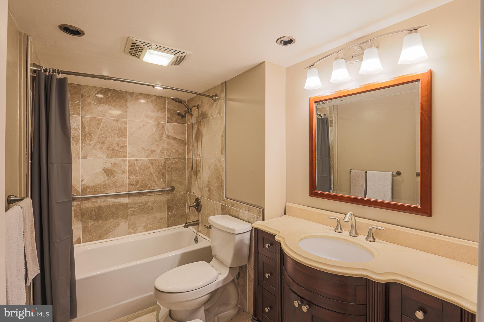 WINTHROP HOUSE - Residential