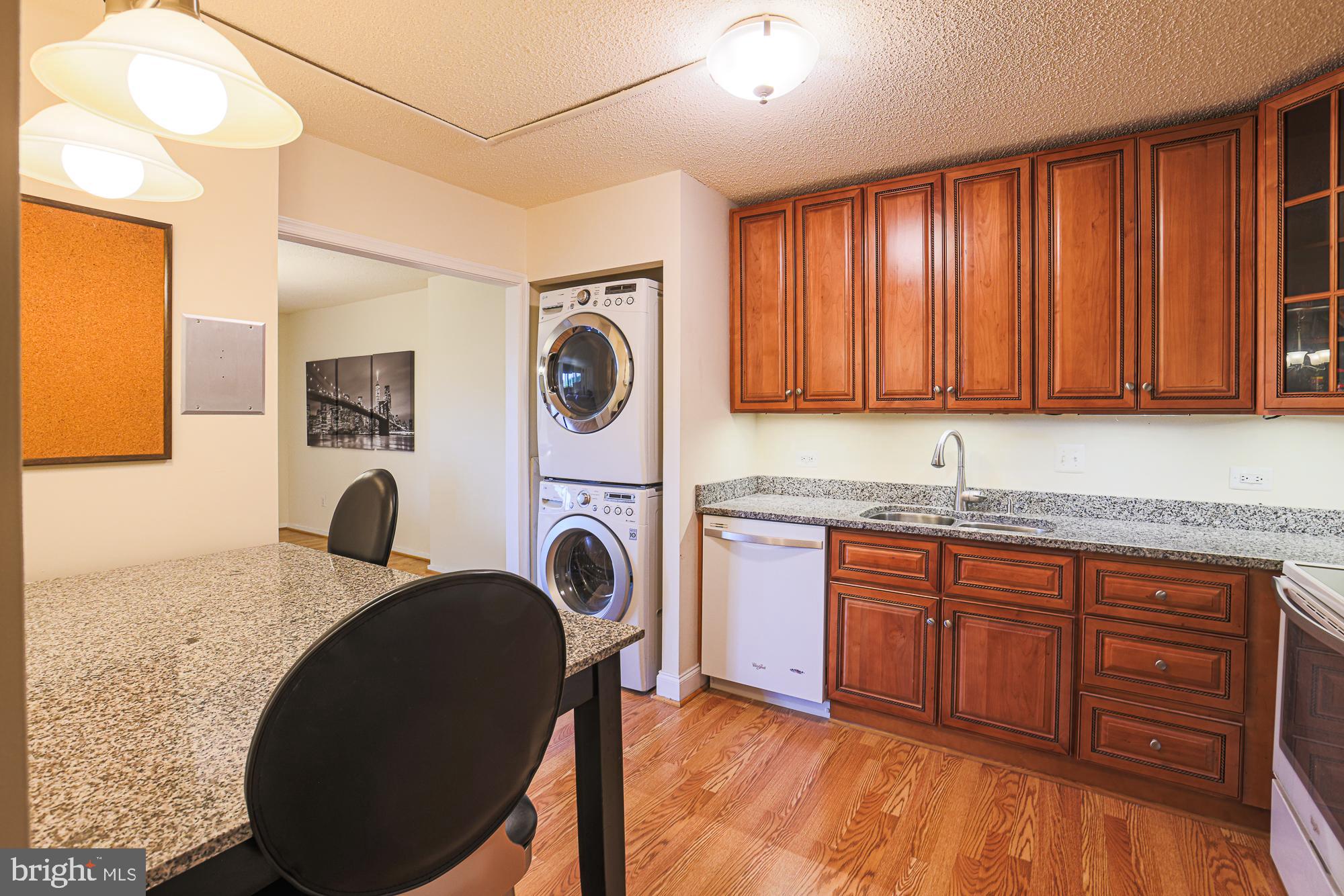 WINTHROP HOUSE - Residential