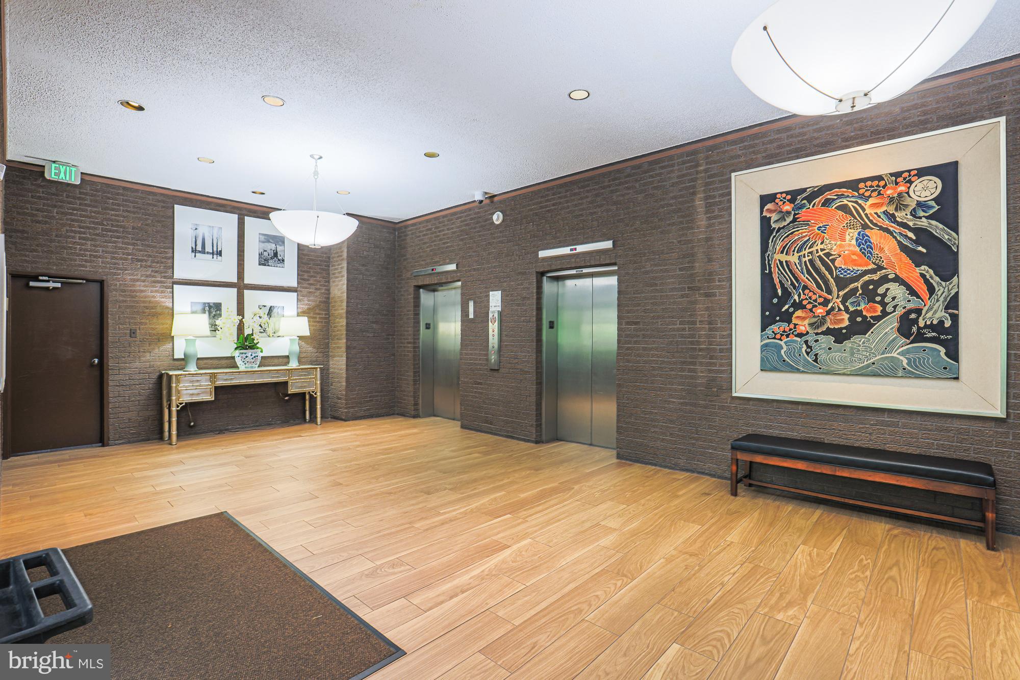 WINTHROP HOUSE - Residential