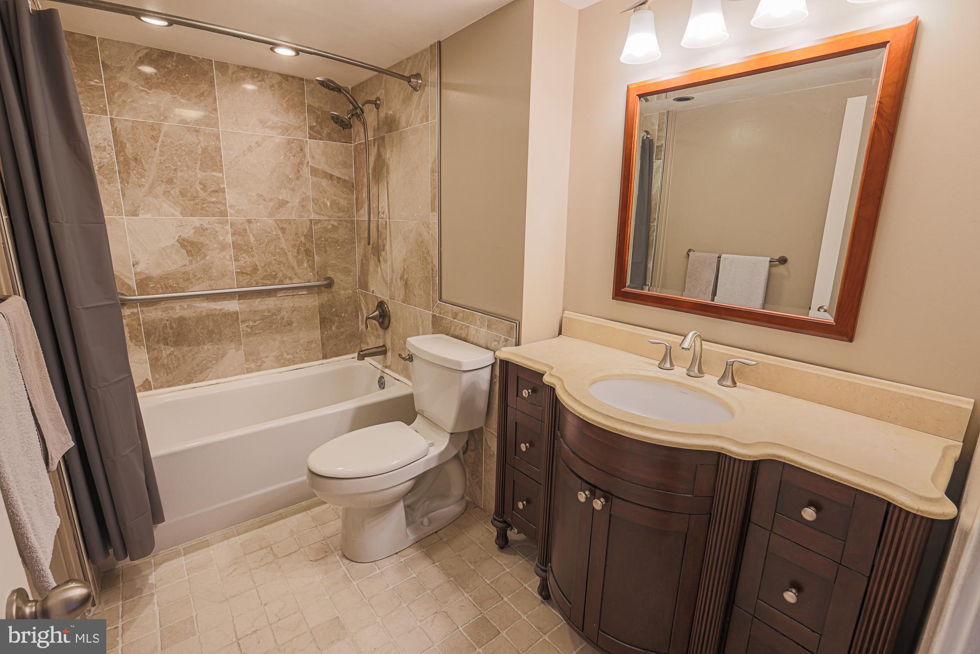 WINTHROP HOUSE - Residential