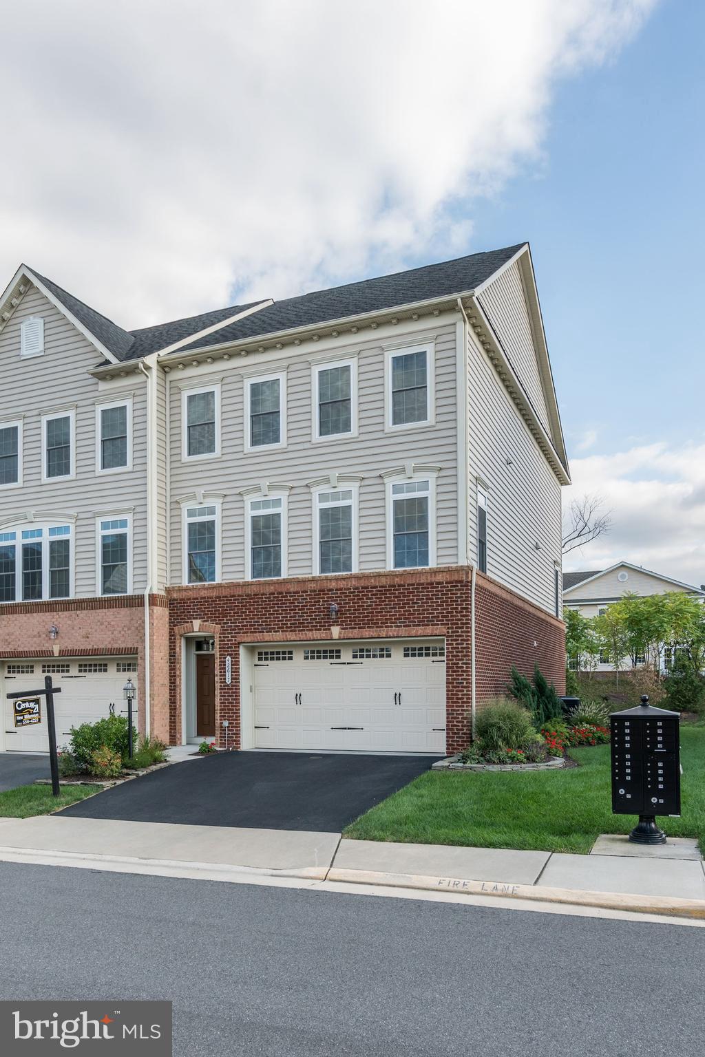 AVONLEA - Residential Lease