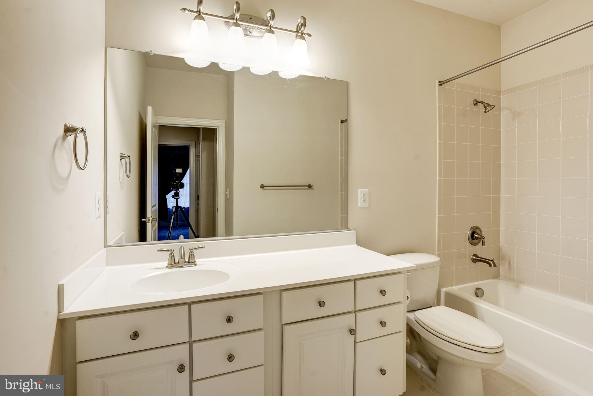 AVONLEA - Residential Lease