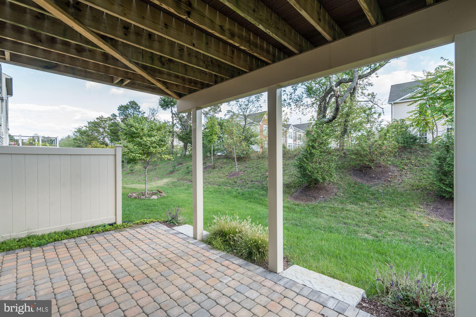 AVONLEA - Residential Lease