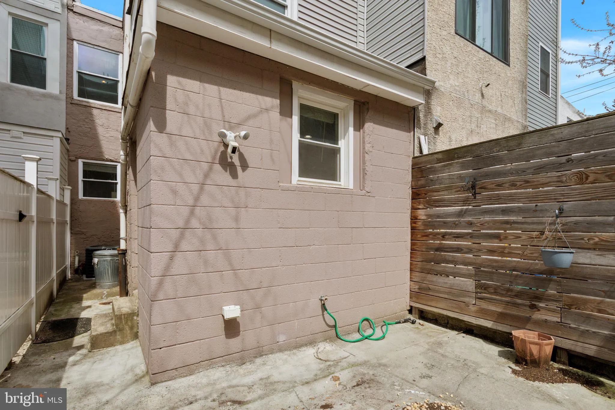 Philadelphia, Pennsylvania 19146, United States, 3 Bedrooms Bedrooms, ,2 BathroomsBathrooms,Residential,Active,113706