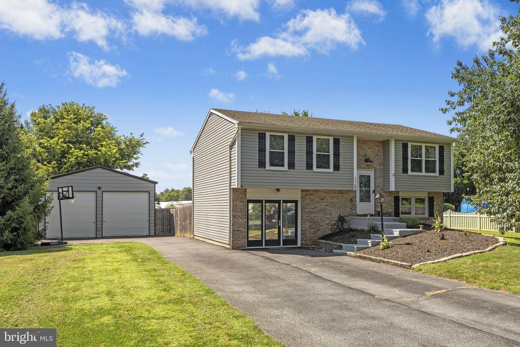 Photo of 1165 Stellar Drive, MOUNT JOY, PA 17552 (MLS # PALA2071206)