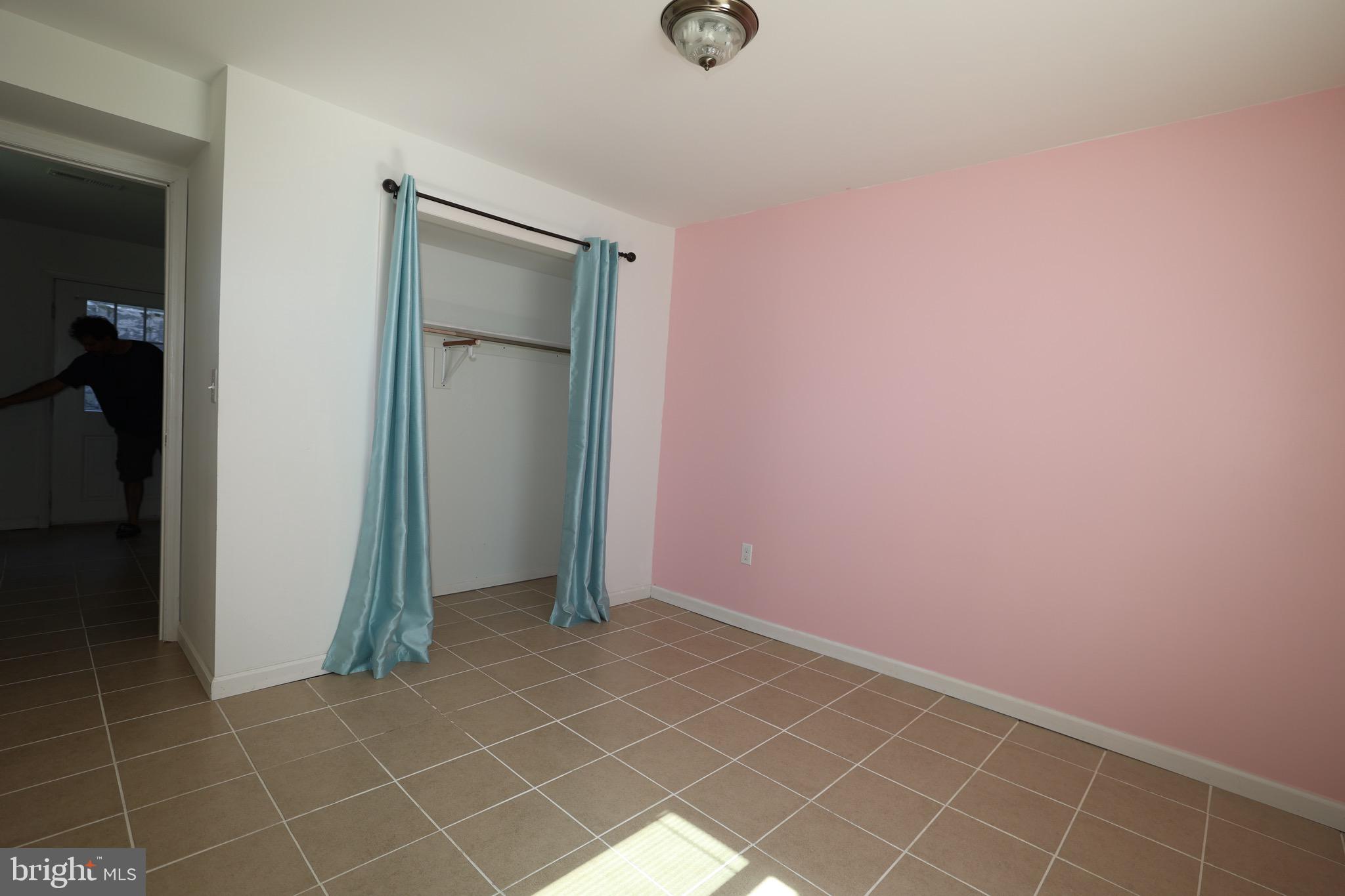 JEFFERSON KNOLLS - Residential Lease