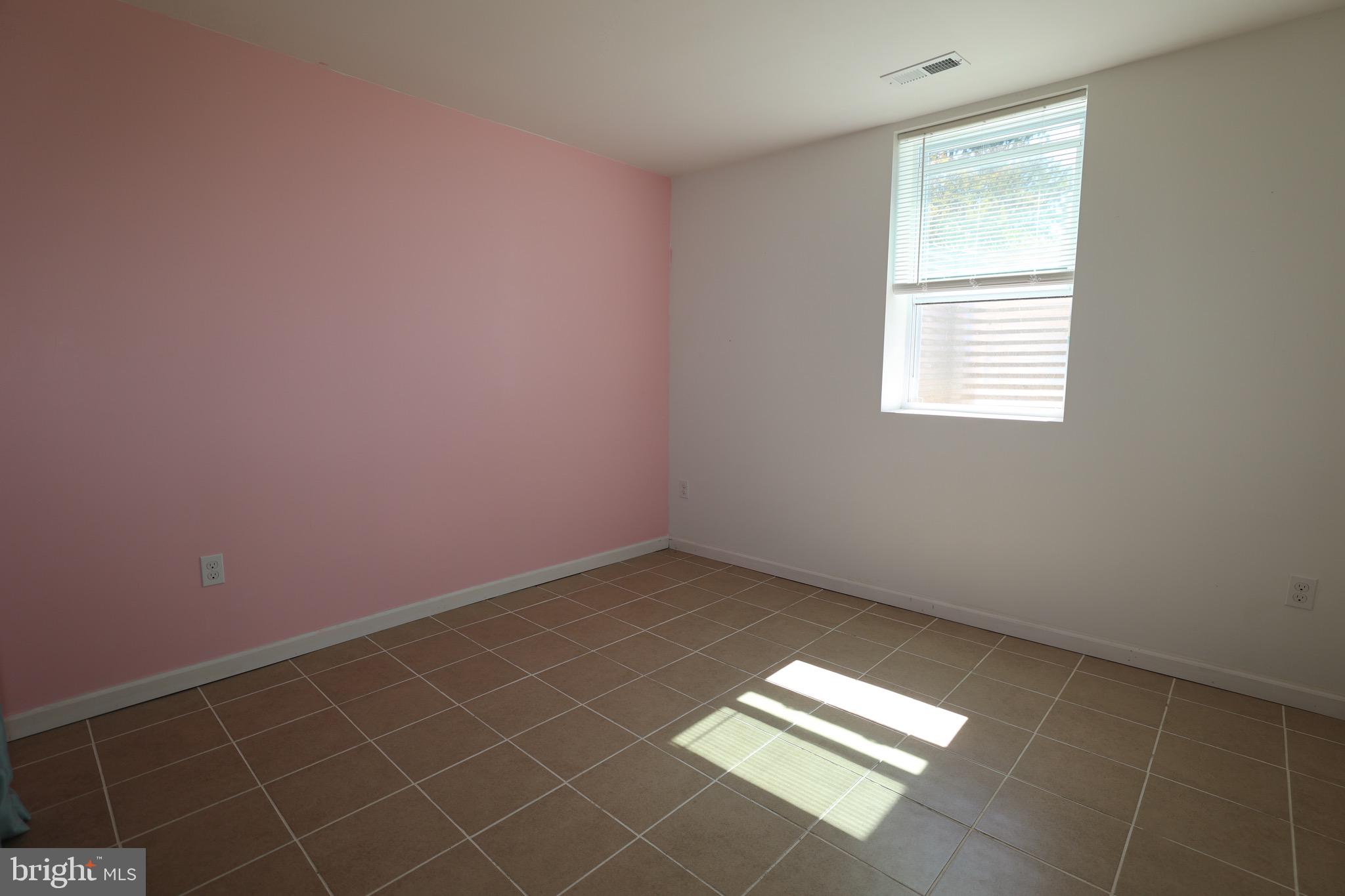 JEFFERSON KNOLLS - Residential Lease