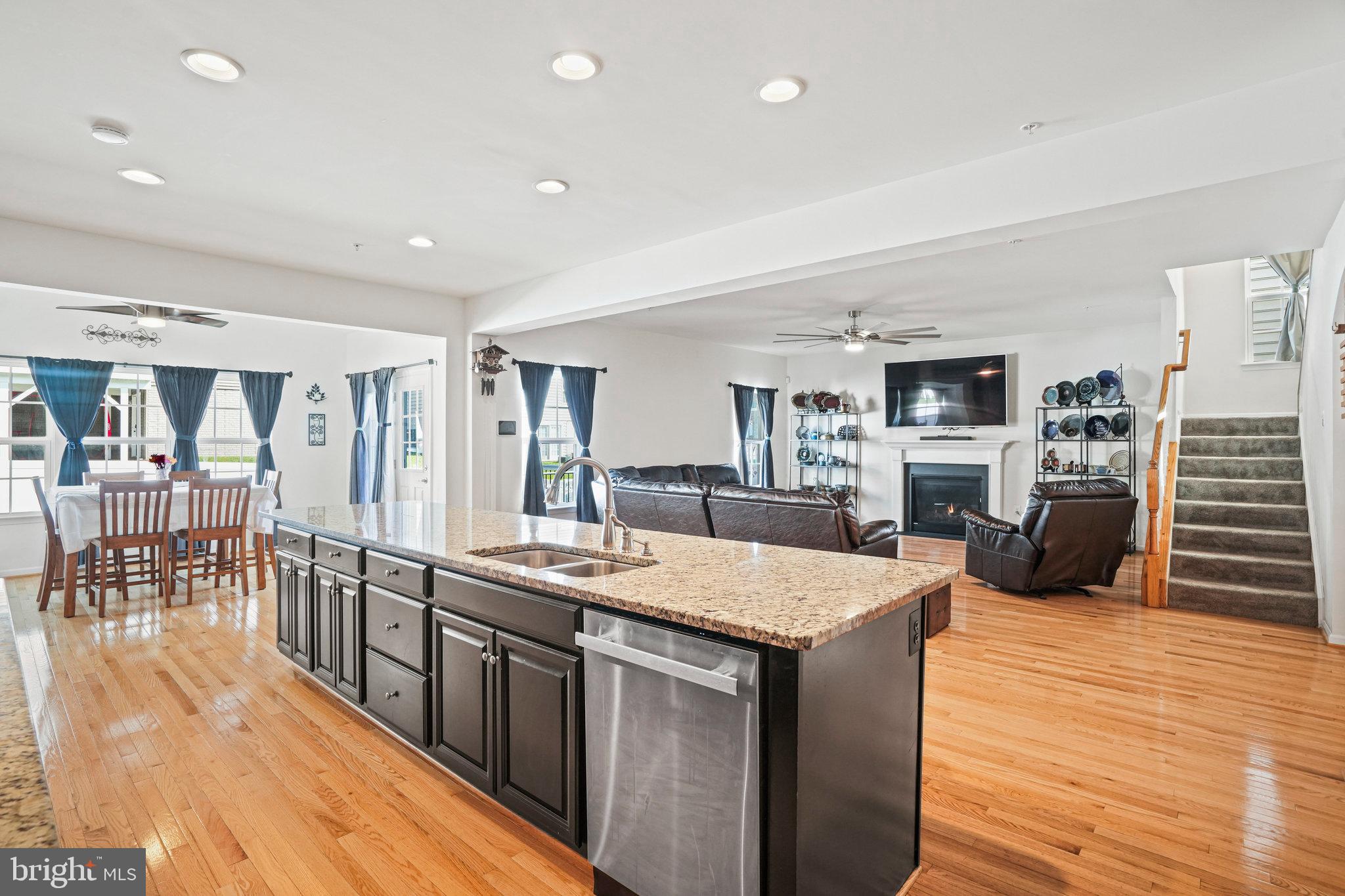 4208 CAMBERWELL LANE