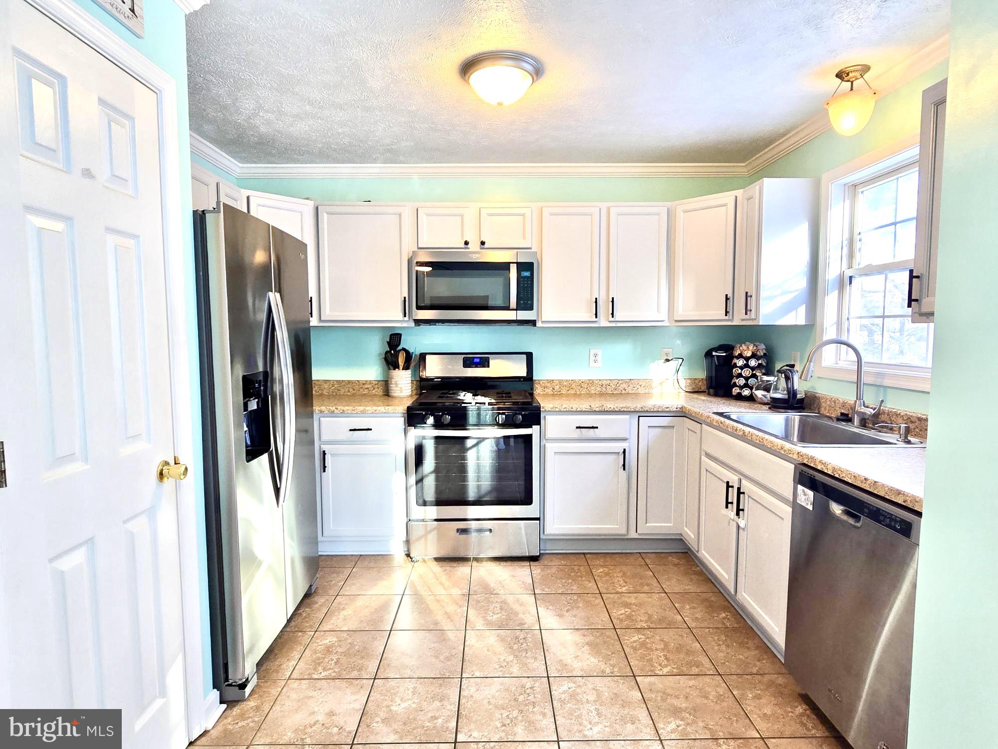 EMERALD HILLS ESTATES - Residential