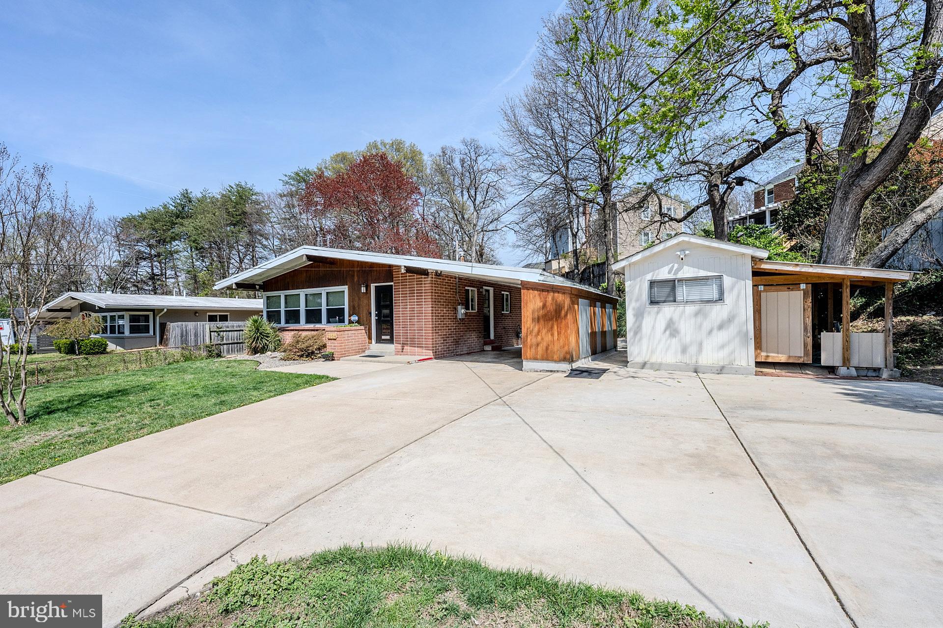 2904 FARMINGTON DRIVE