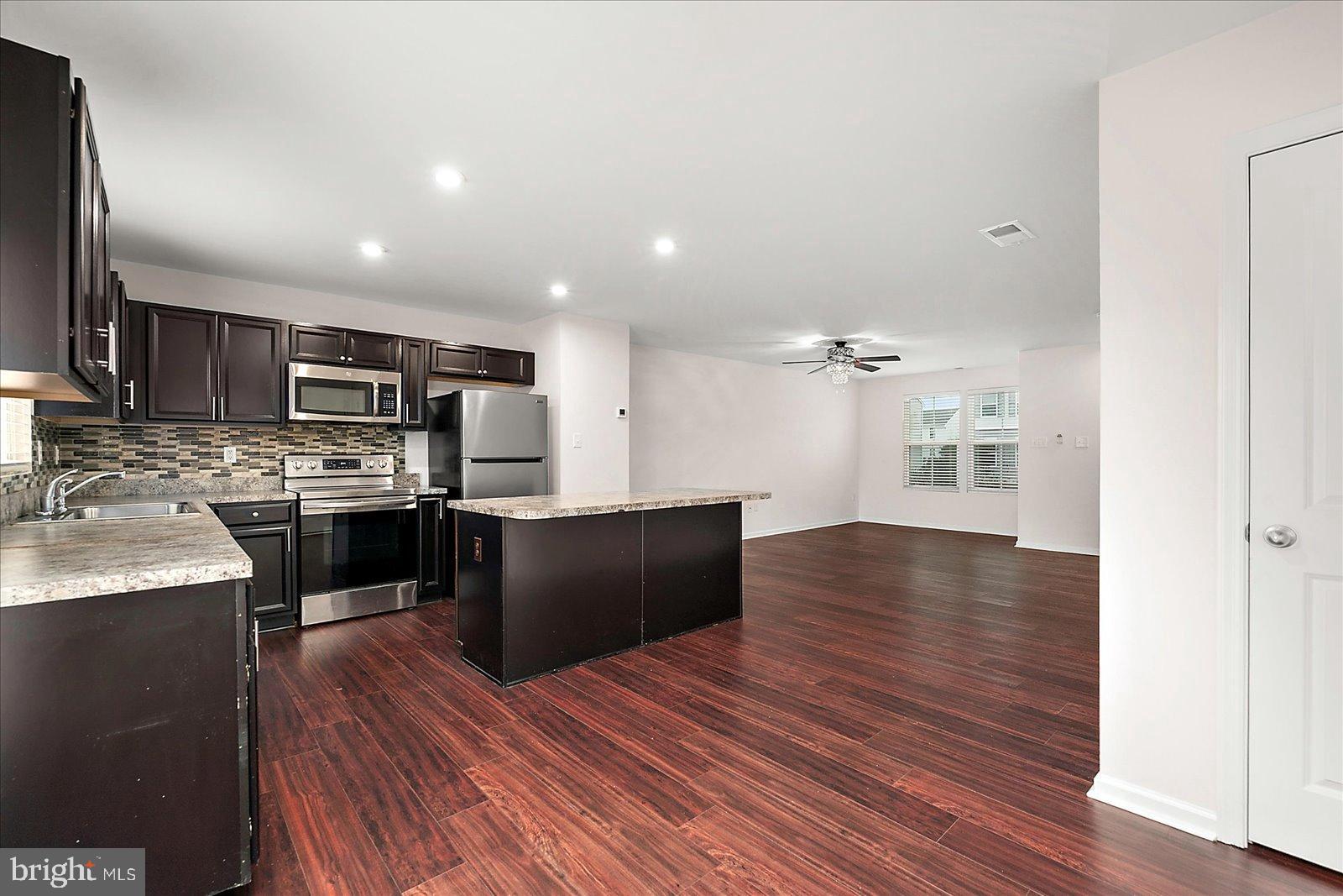 YORKSHIRE ESTATES - Residential