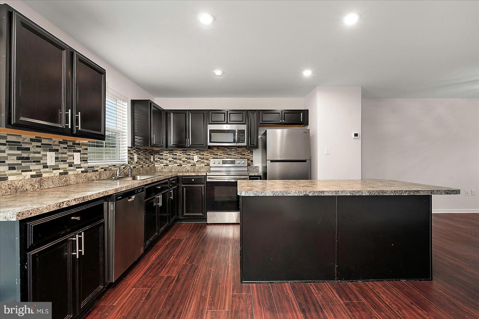 YORKSHIRE ESTATES - Residential