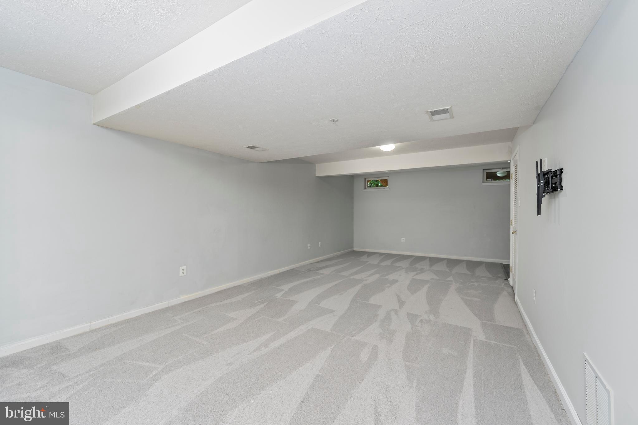 EATON SQUARE - Residential Lease