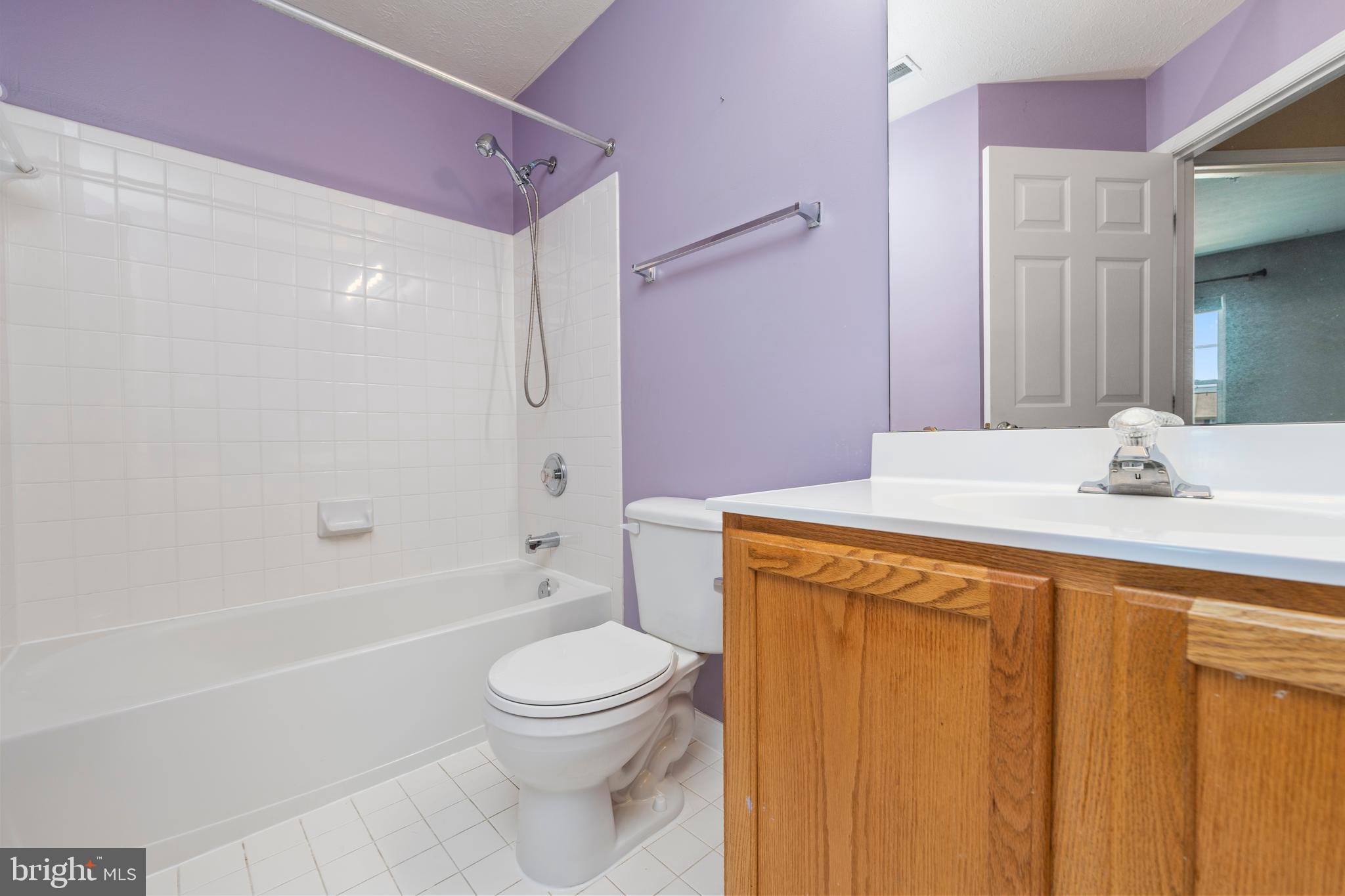 EATON SQUARE - Residential Lease