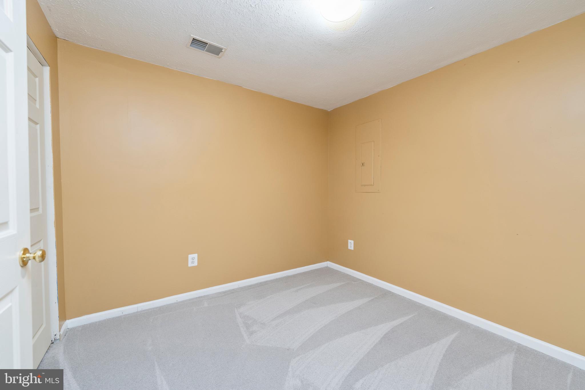 EATON SQUARE - Residential Lease