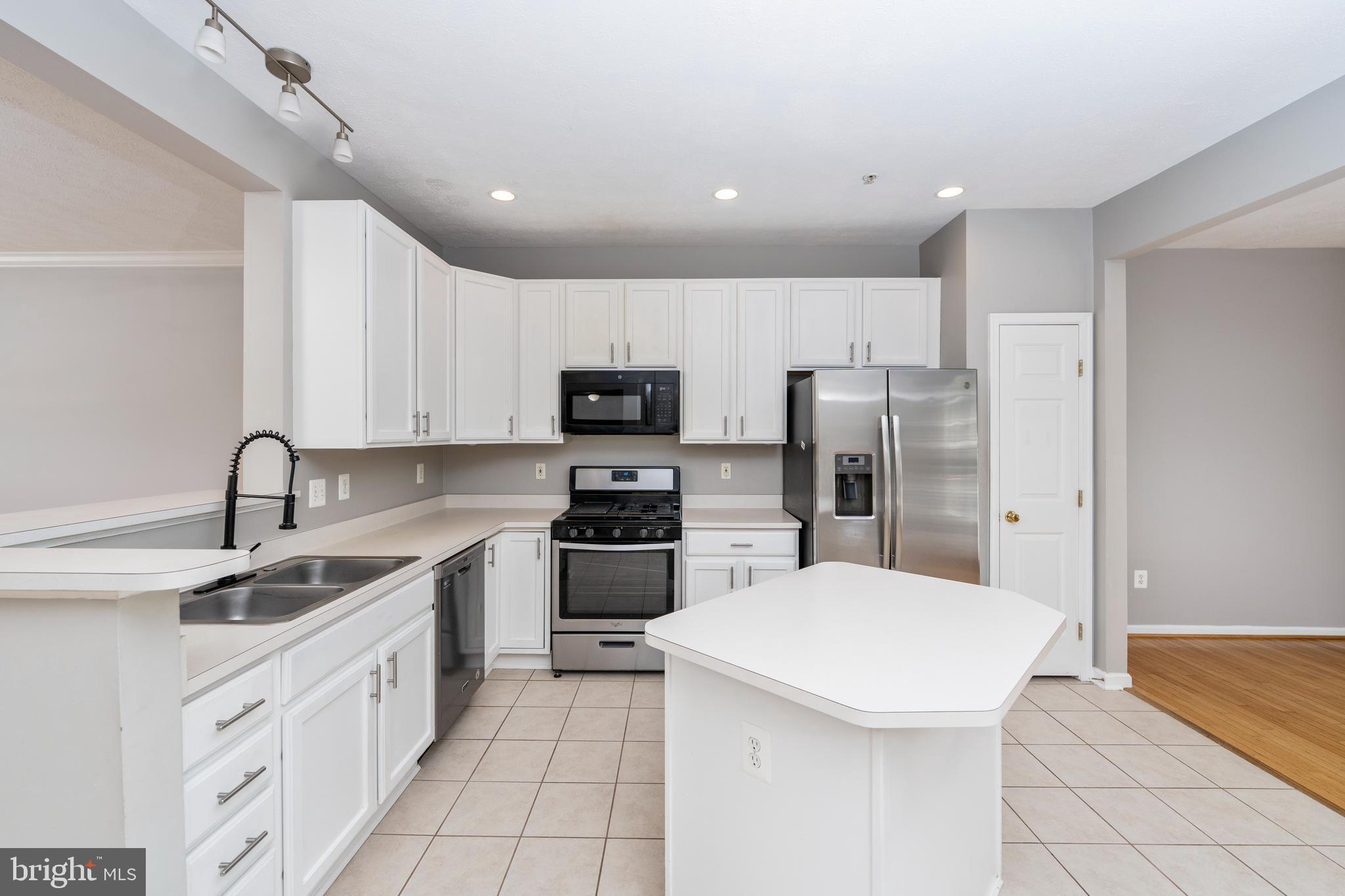 EATON SQUARE - Residential Lease