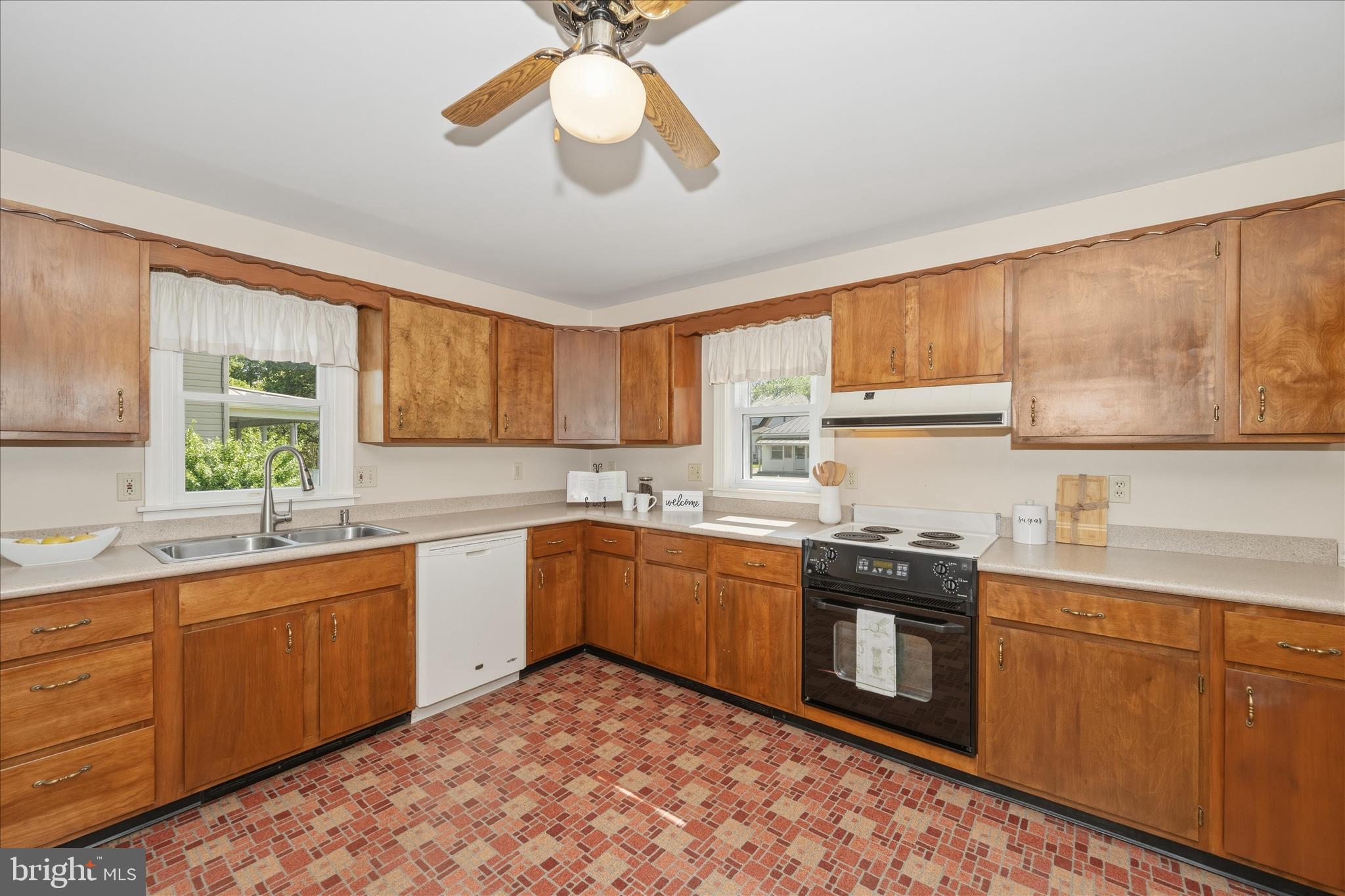 LEWISTOWN - Residential