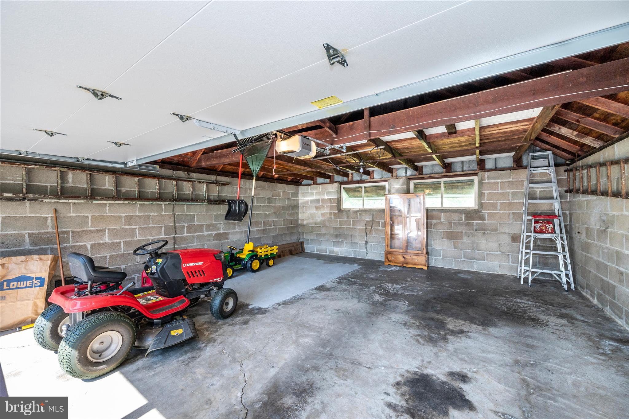 LEWISTOWN - Residential