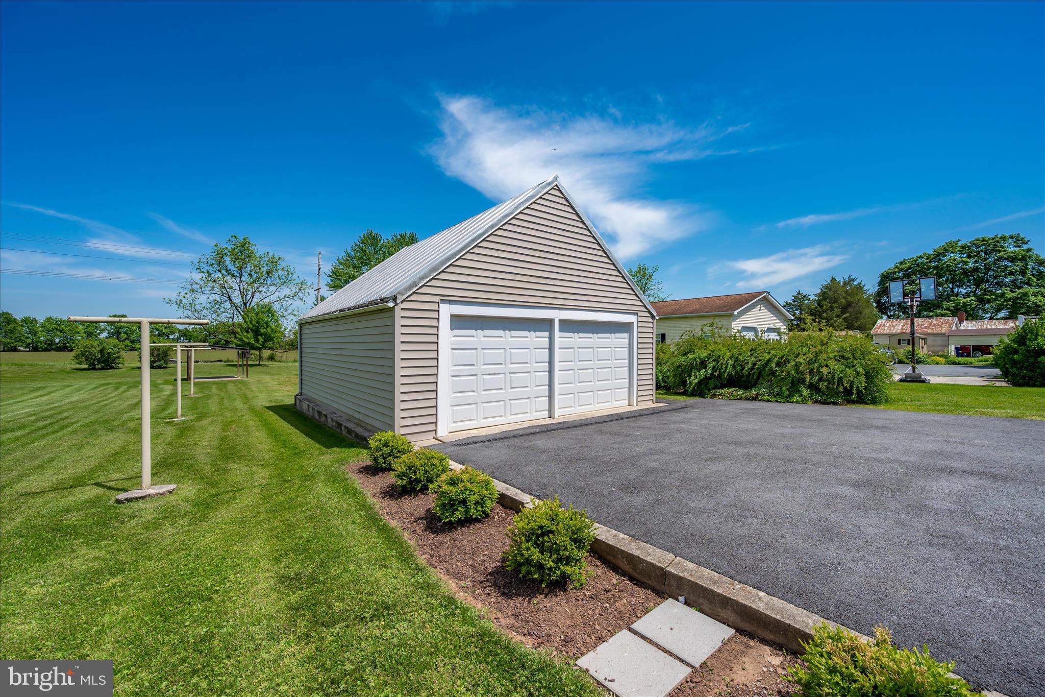LEWISTOWN - Residential