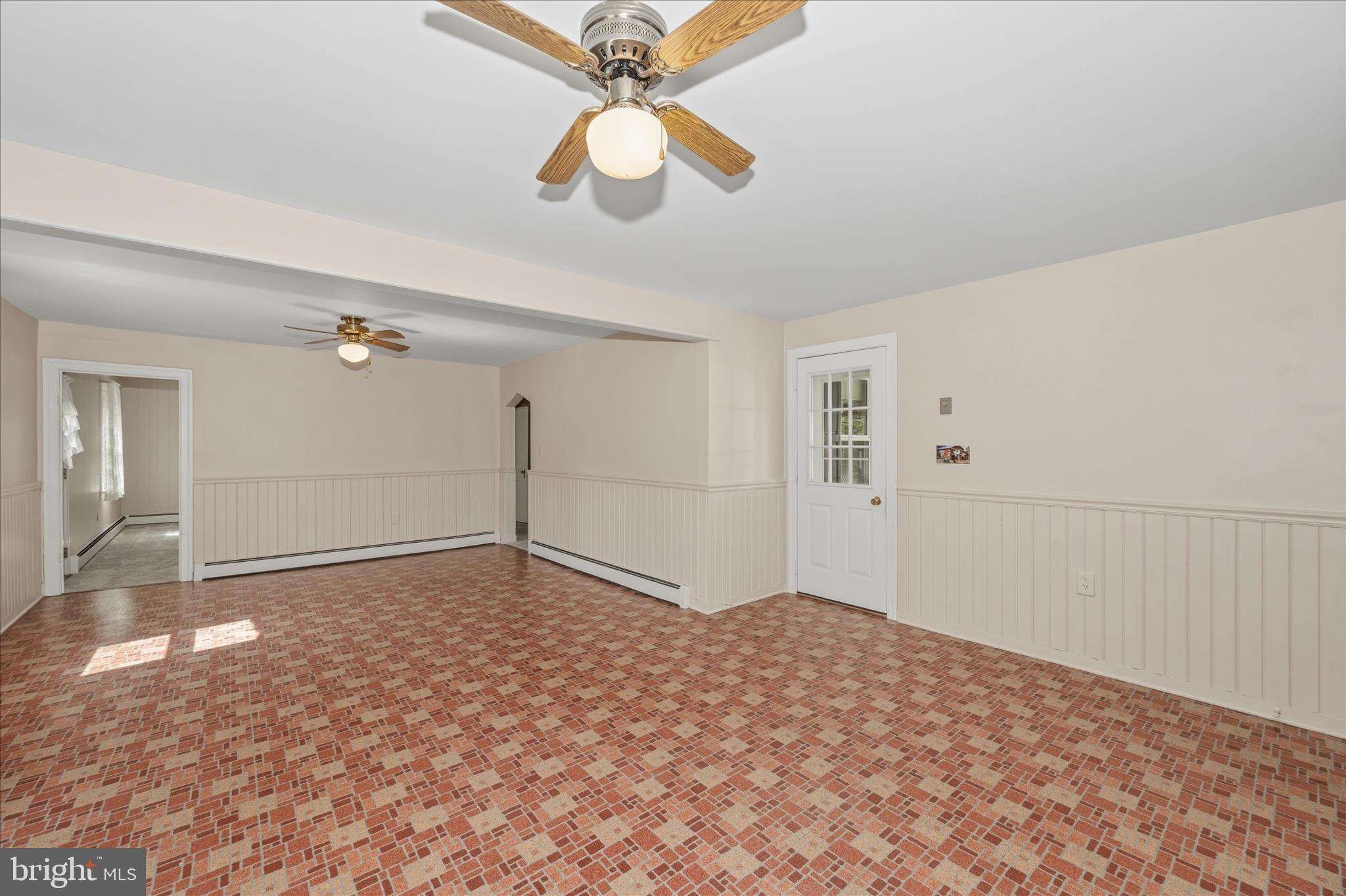 LEWISTOWN - Residential