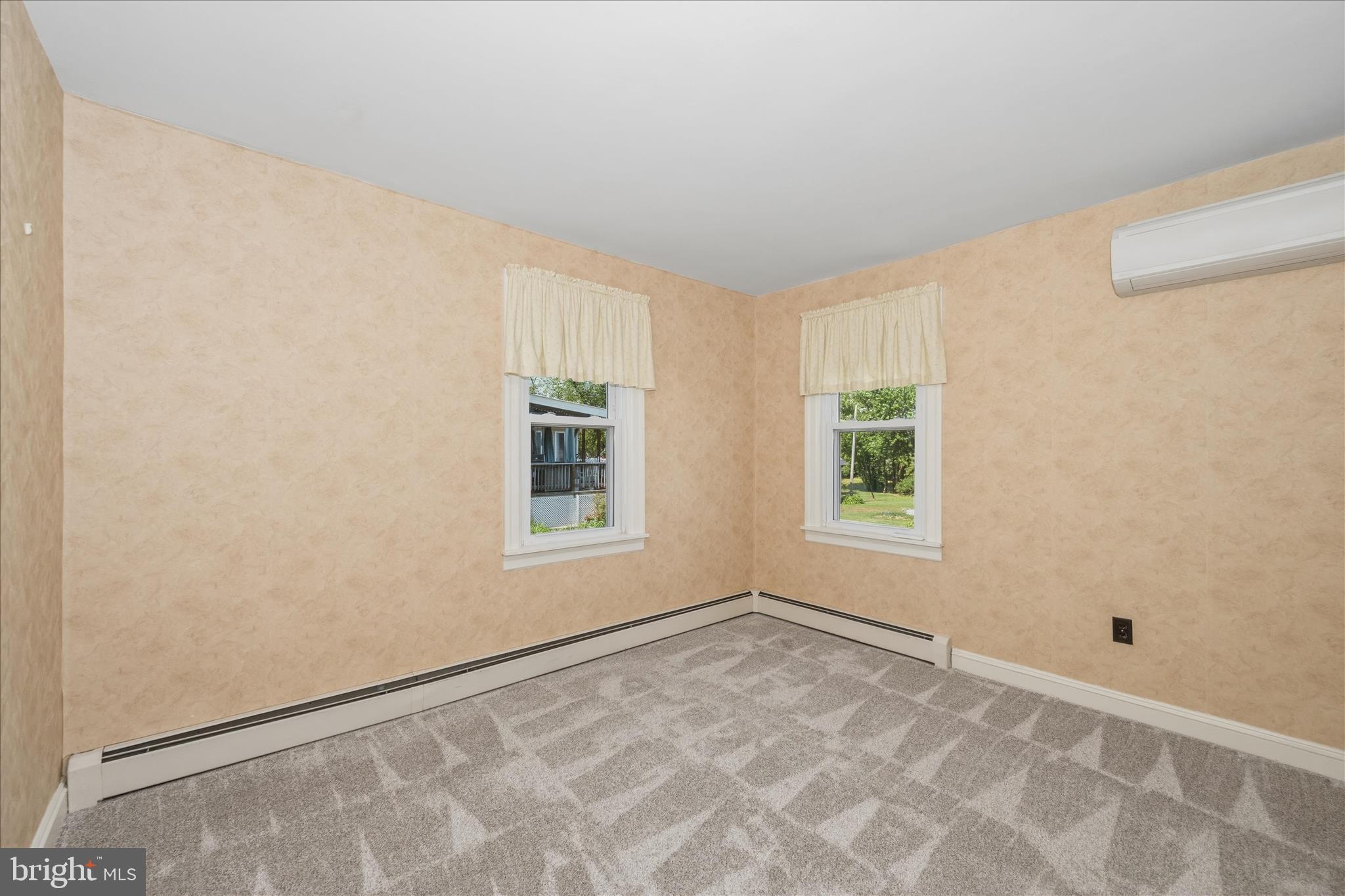 LEWISTOWN - Residential
