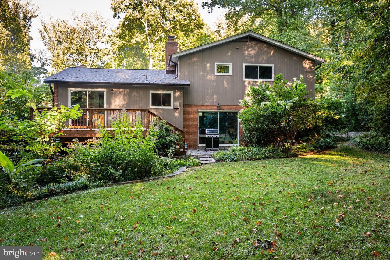 9115 SANTAYANA DRIVE