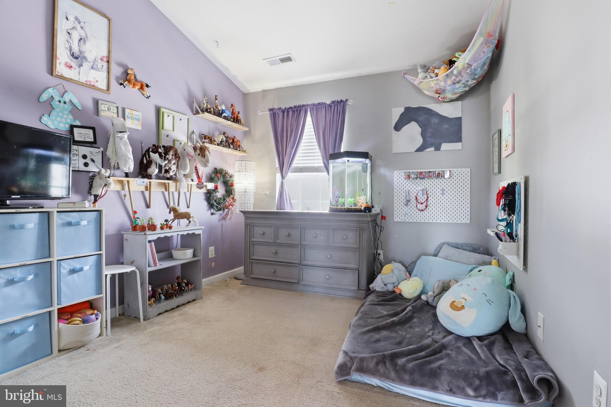 HOLLY WOODS - Residential