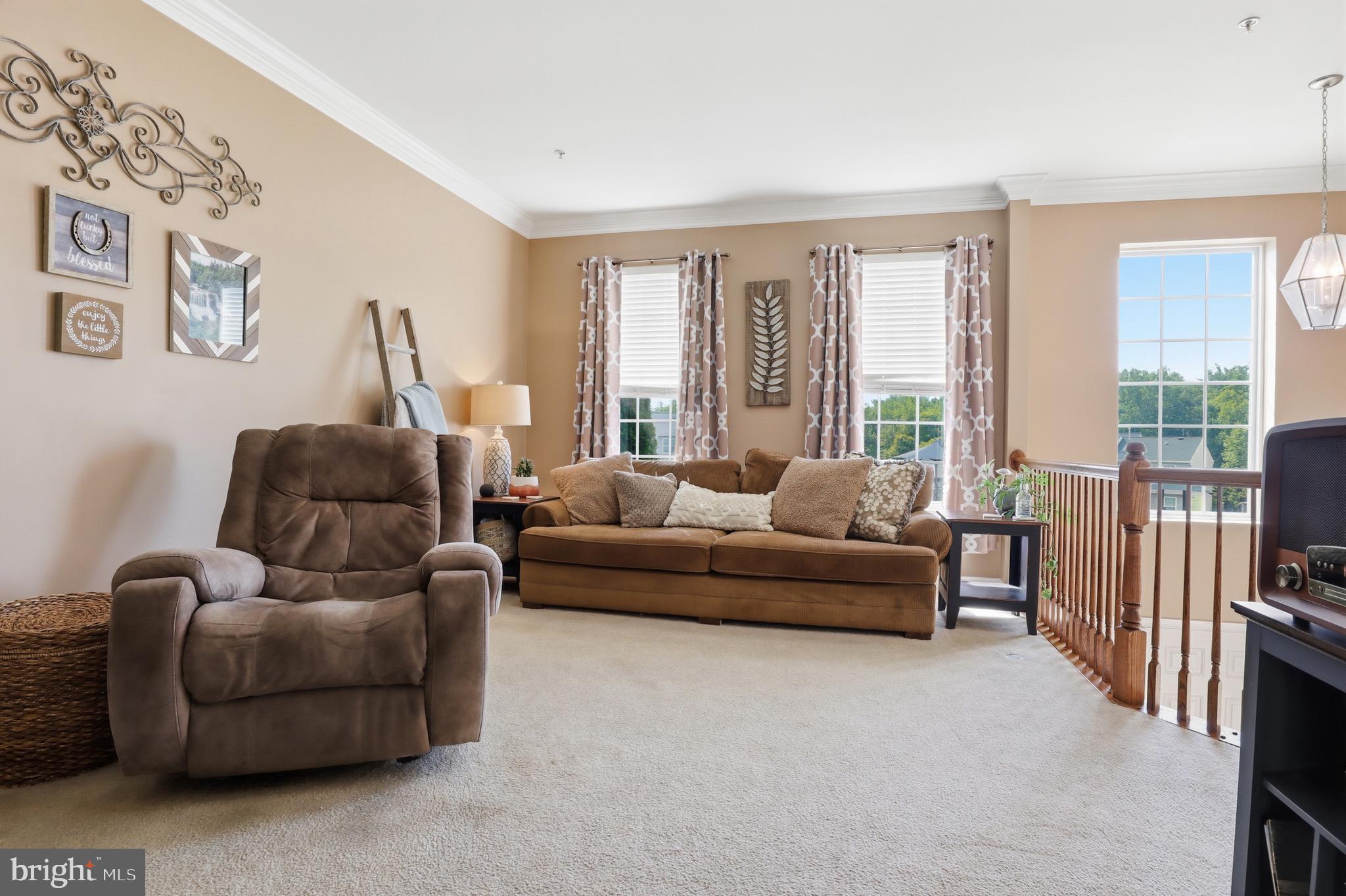 HOLLY WOODS - Residential
