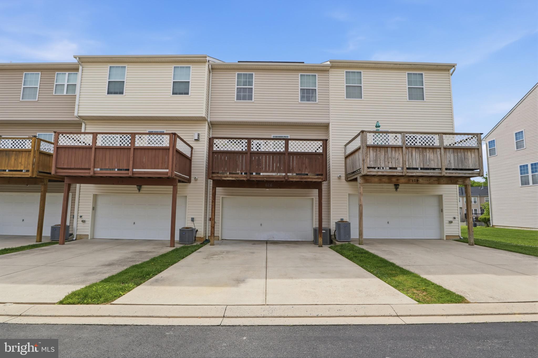 HOLLY WOODS - Residential