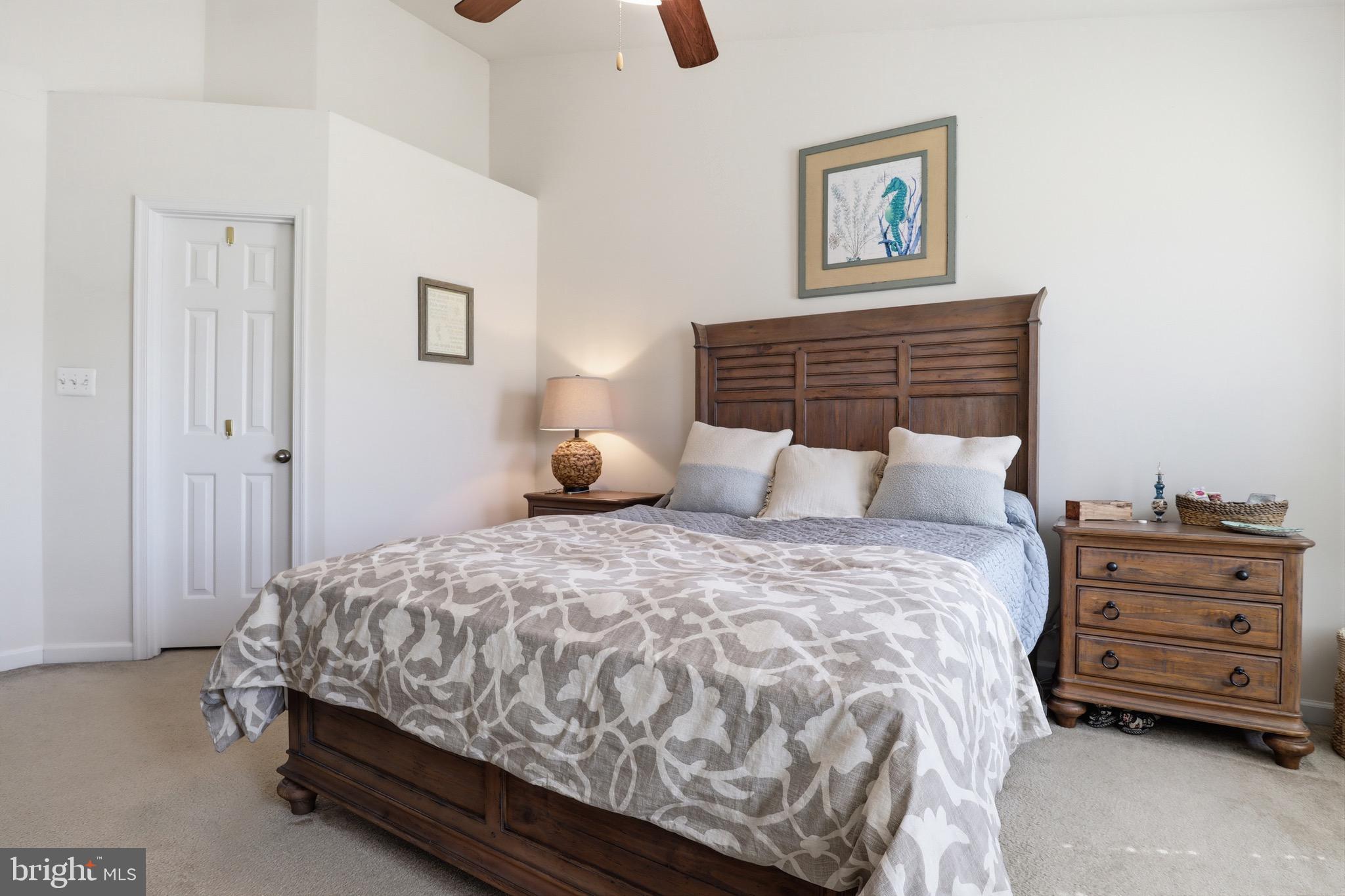 HOLLY WOODS - Residential