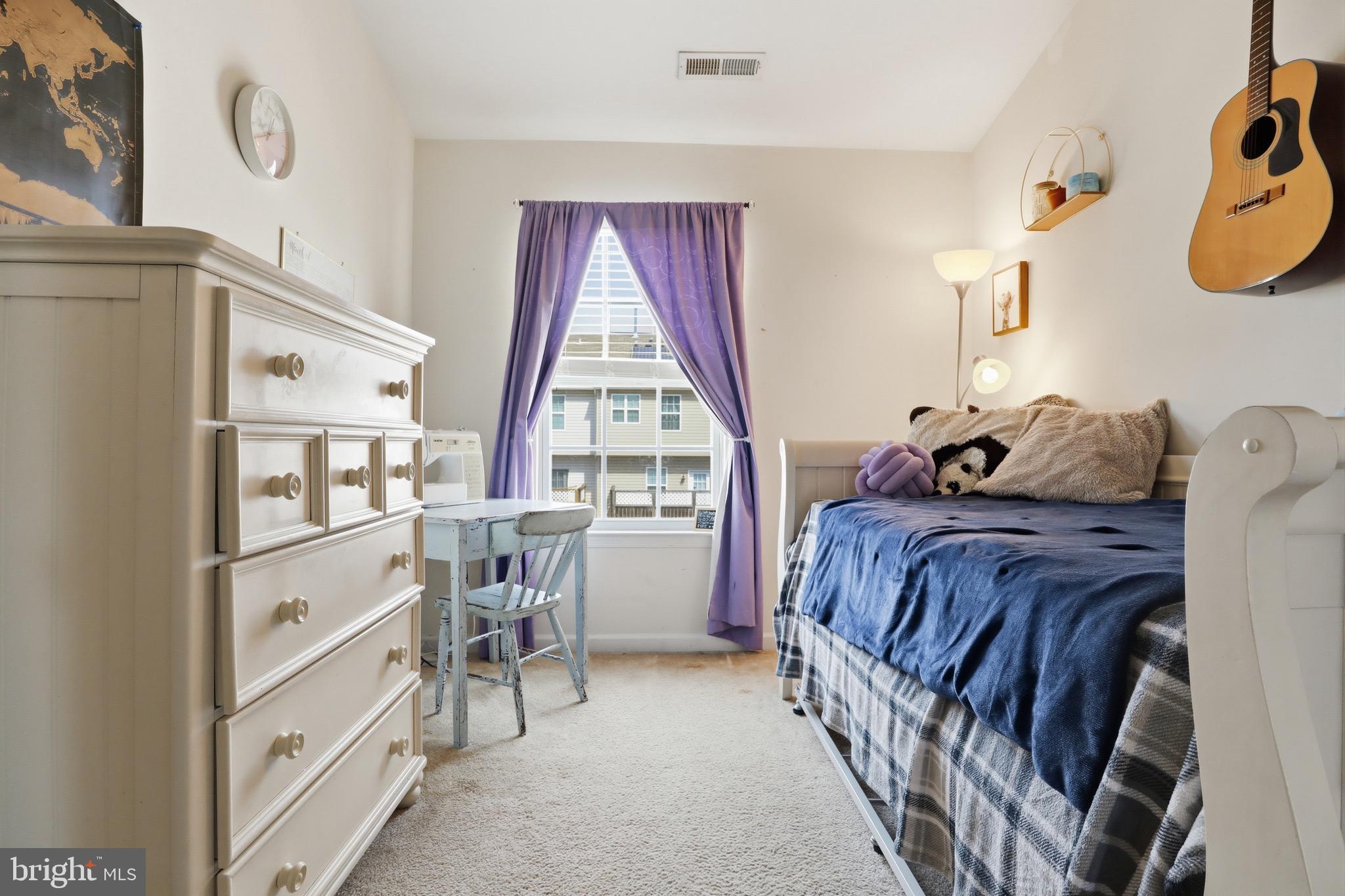 HOLLY WOODS - Residential