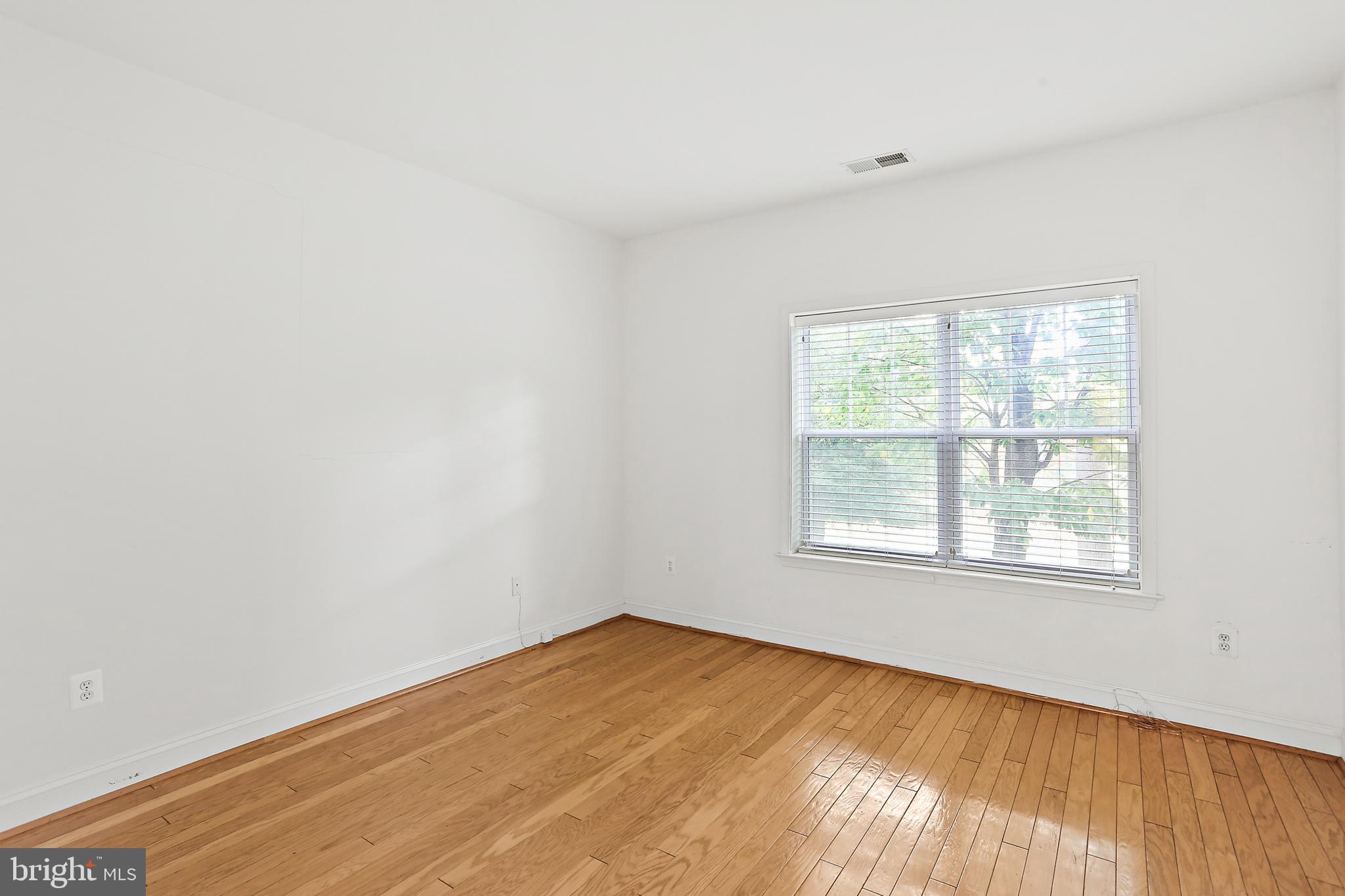 WAVERLY WOODS - Residential