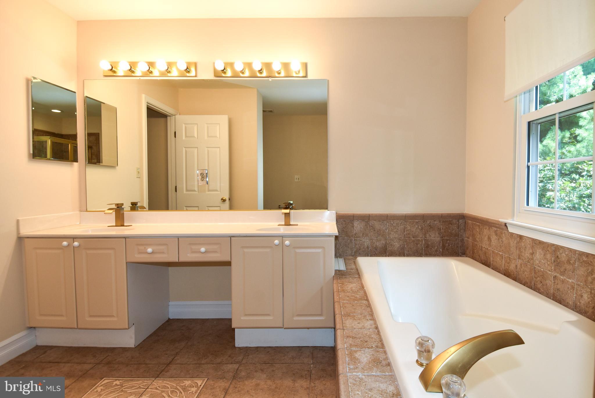 SENECA VIEW ESTATES - Residential