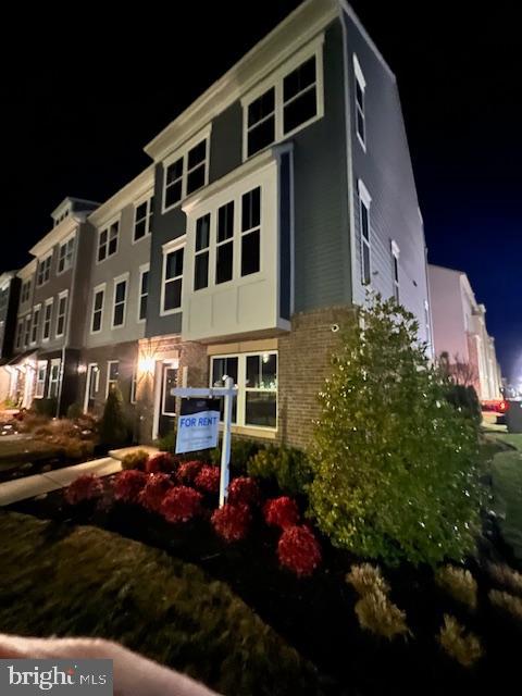 ARCOLA TOWN CENTER - Residential Lease