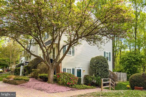 5903 FIRST LANDING WAY 174 BURKE VA 22015